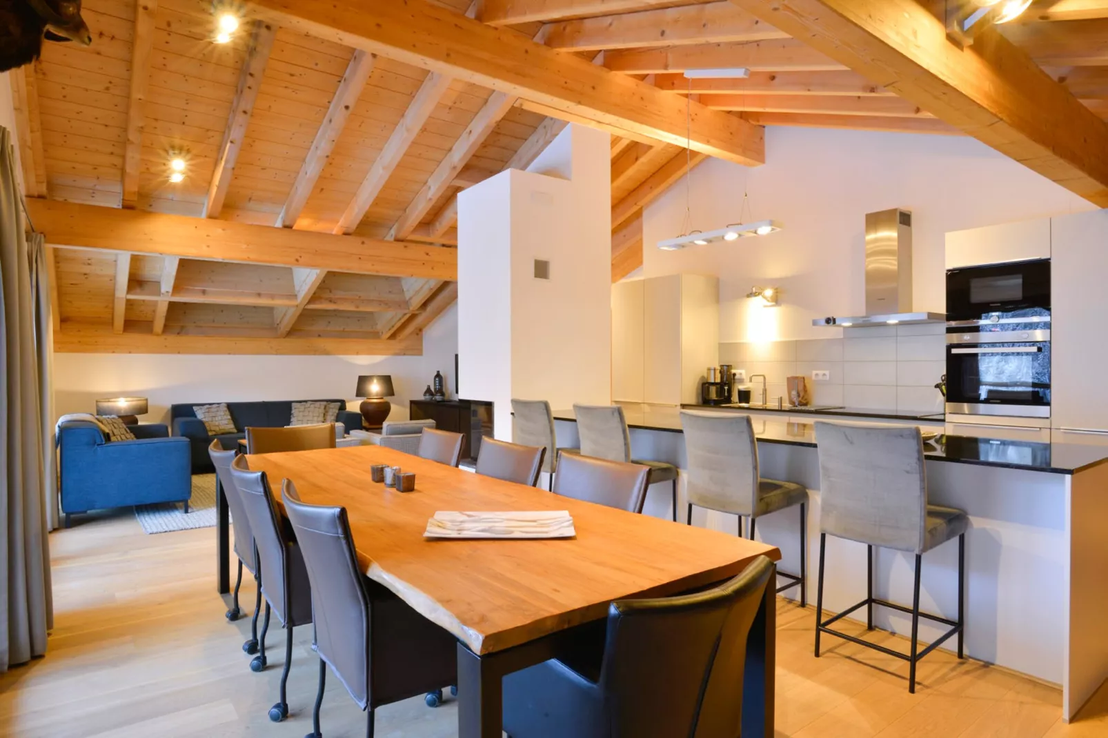 Penthouse 8p.-Esszimmer