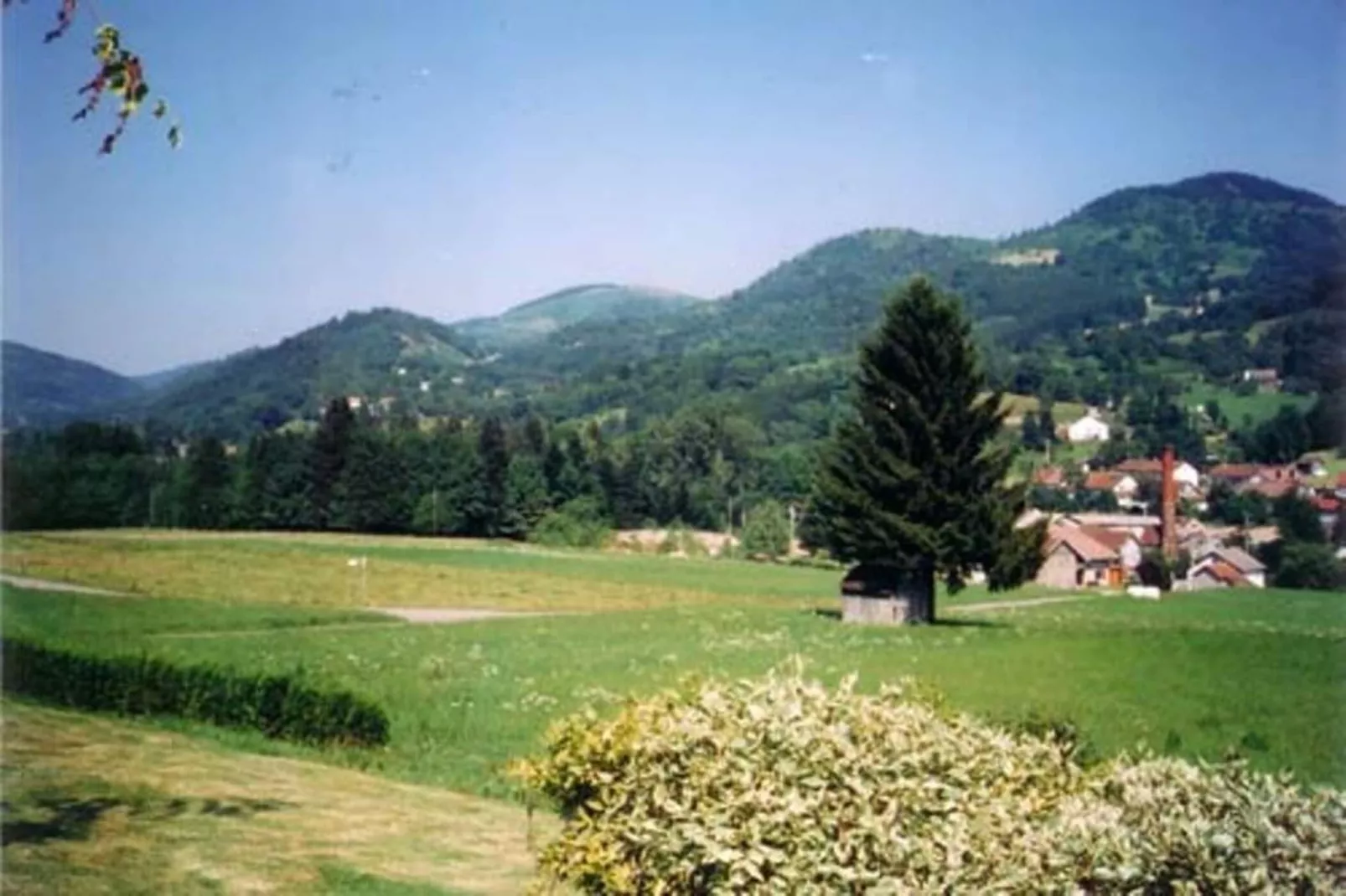 Les Chalets des Ayes 9-Areas within 5km in summer