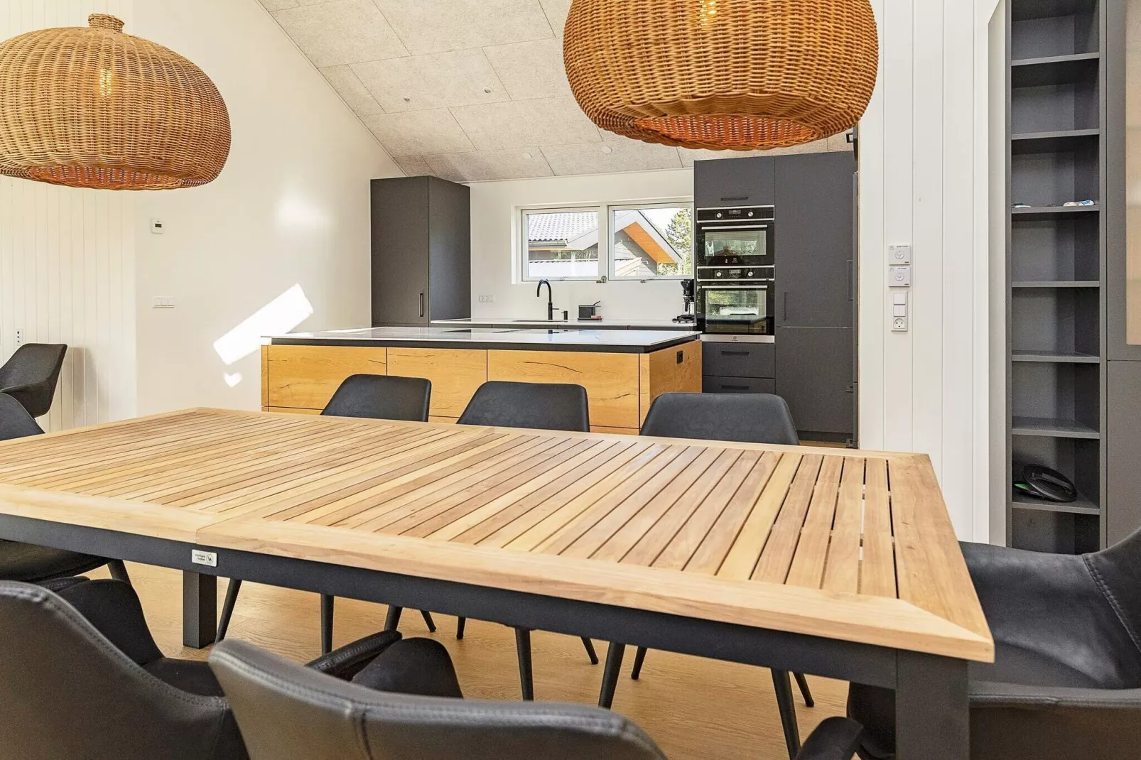 10 person holiday home in Blåvand-Indoor