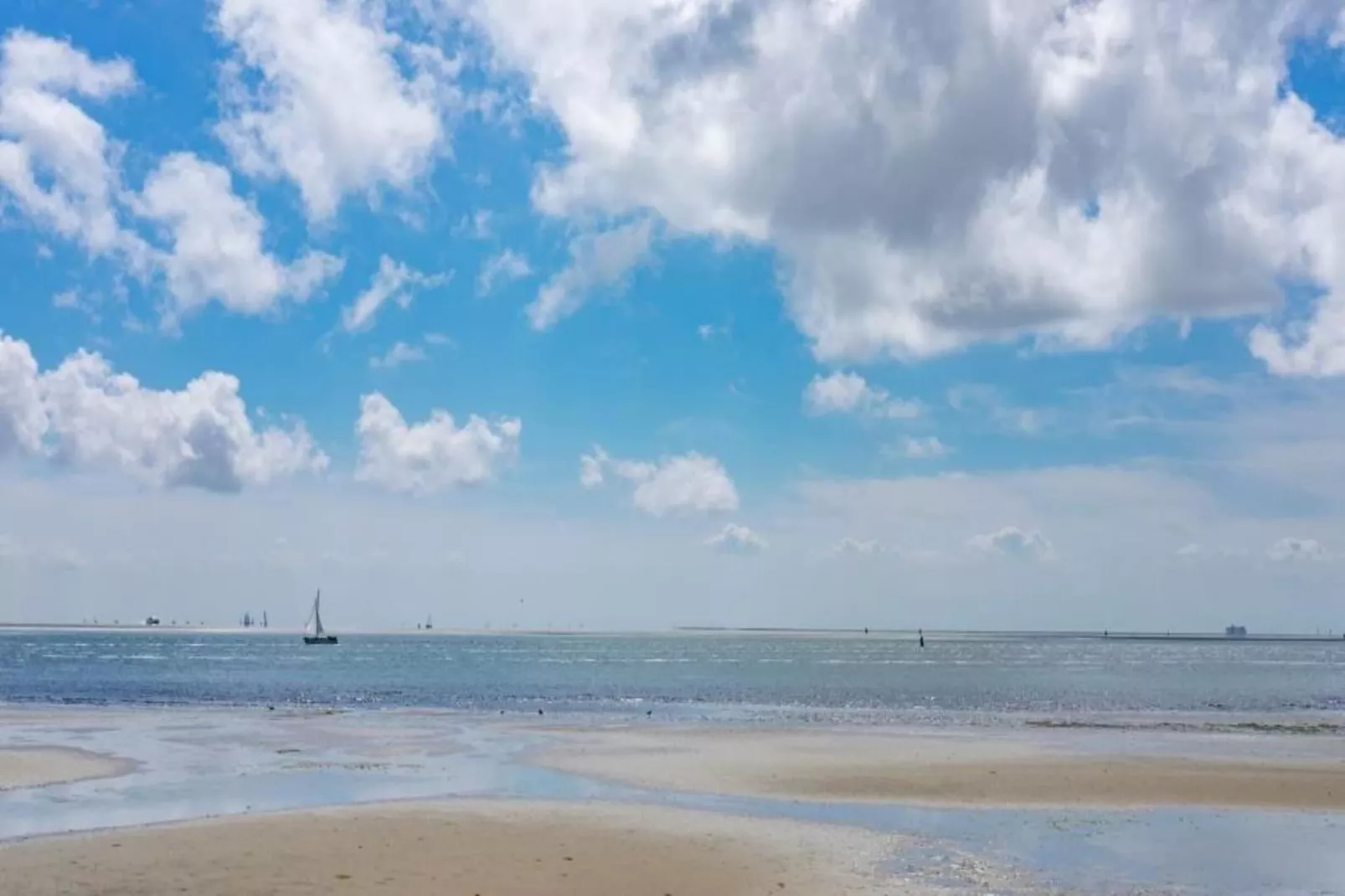 Duindroom op Terschelling-Areas within 20km in summer