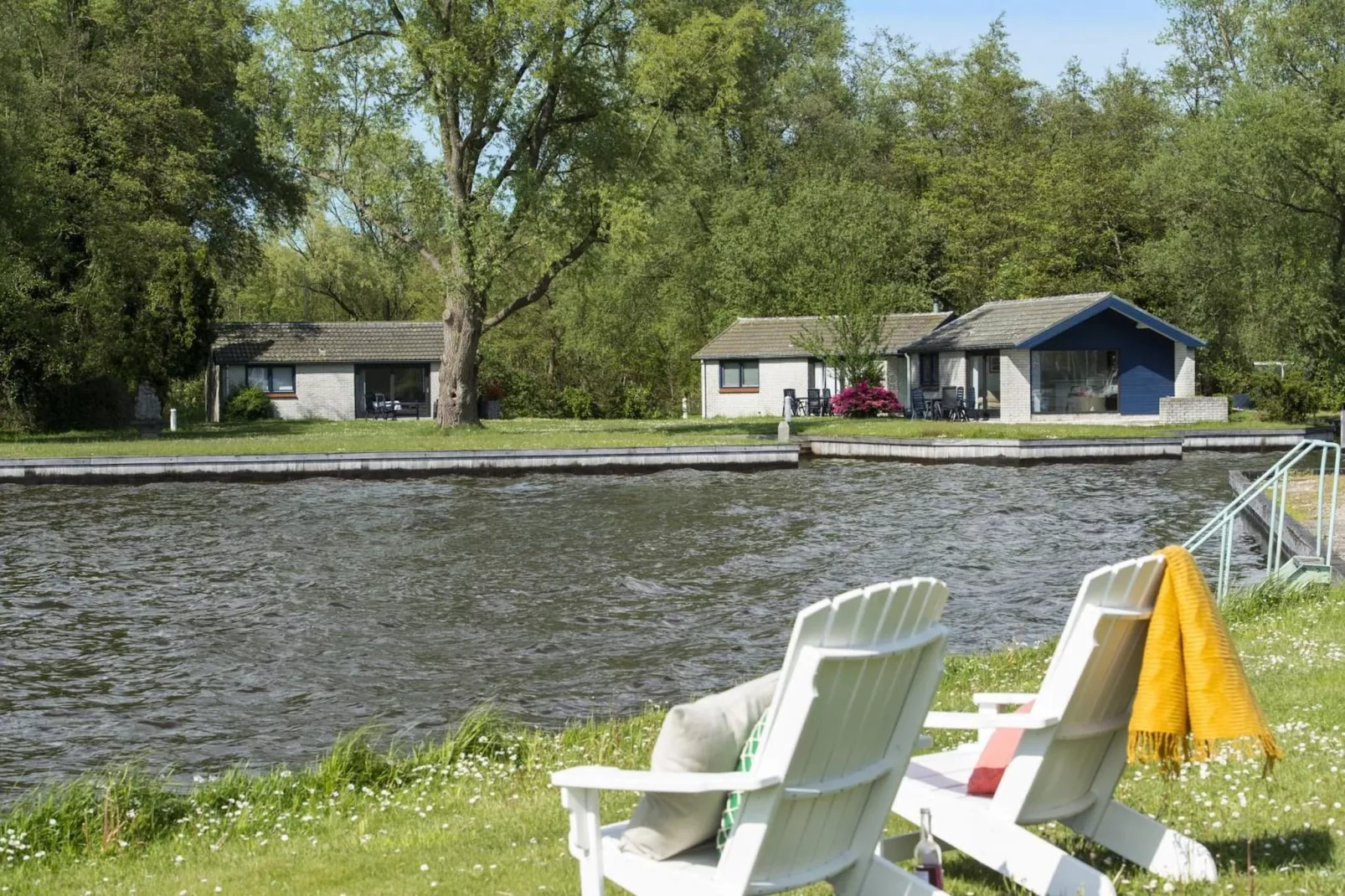 Bungalowpark Rien van den Broeke Village 2-Garten Sommer