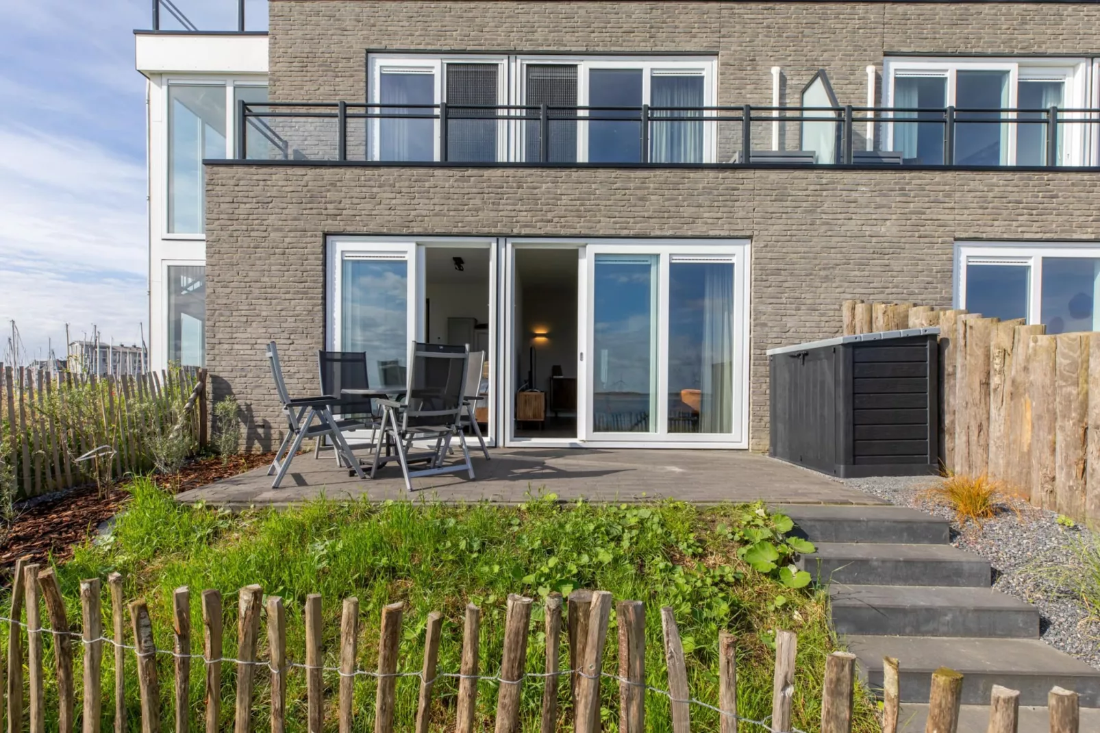 Havenweg 8-14-Exterior in summer