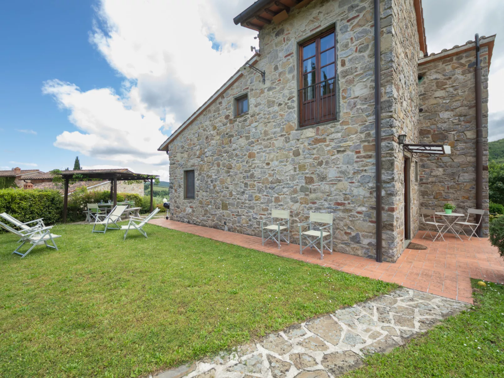 La Torre-Outside