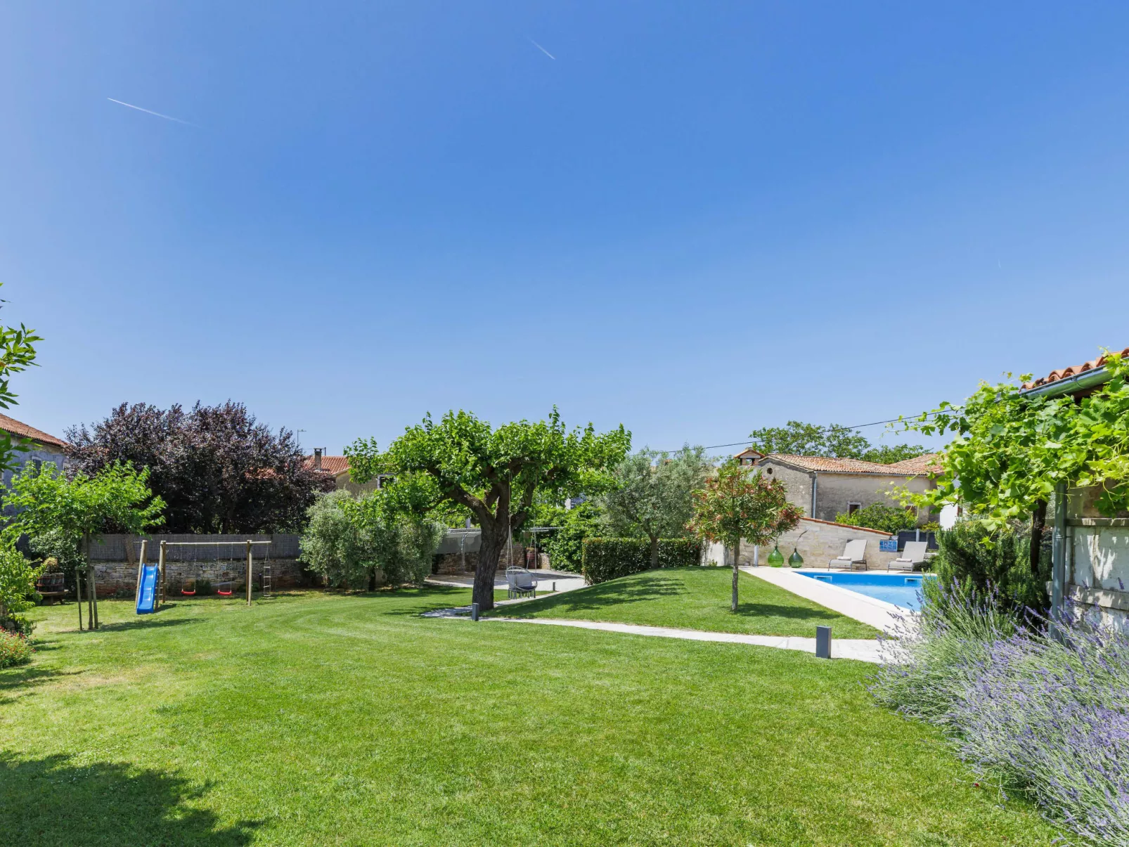 Villa Radovani-Outside