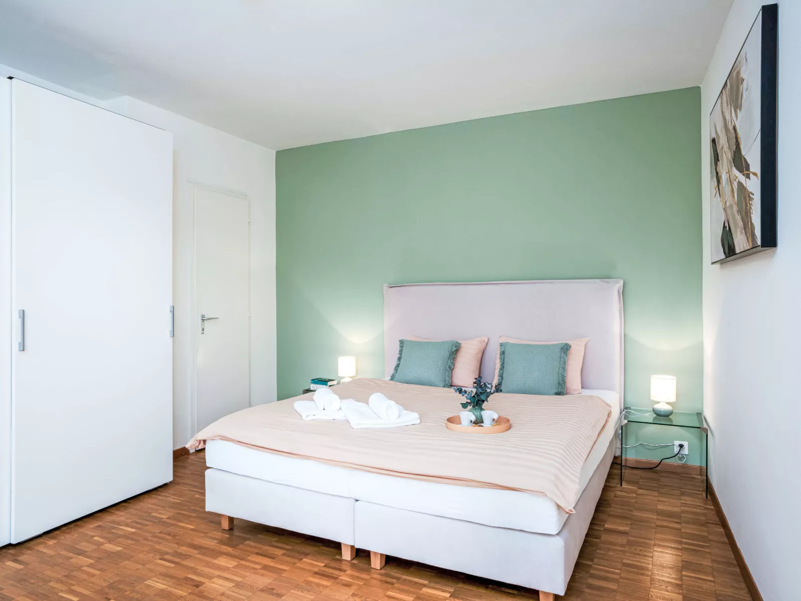 Suite Modern - Inside
