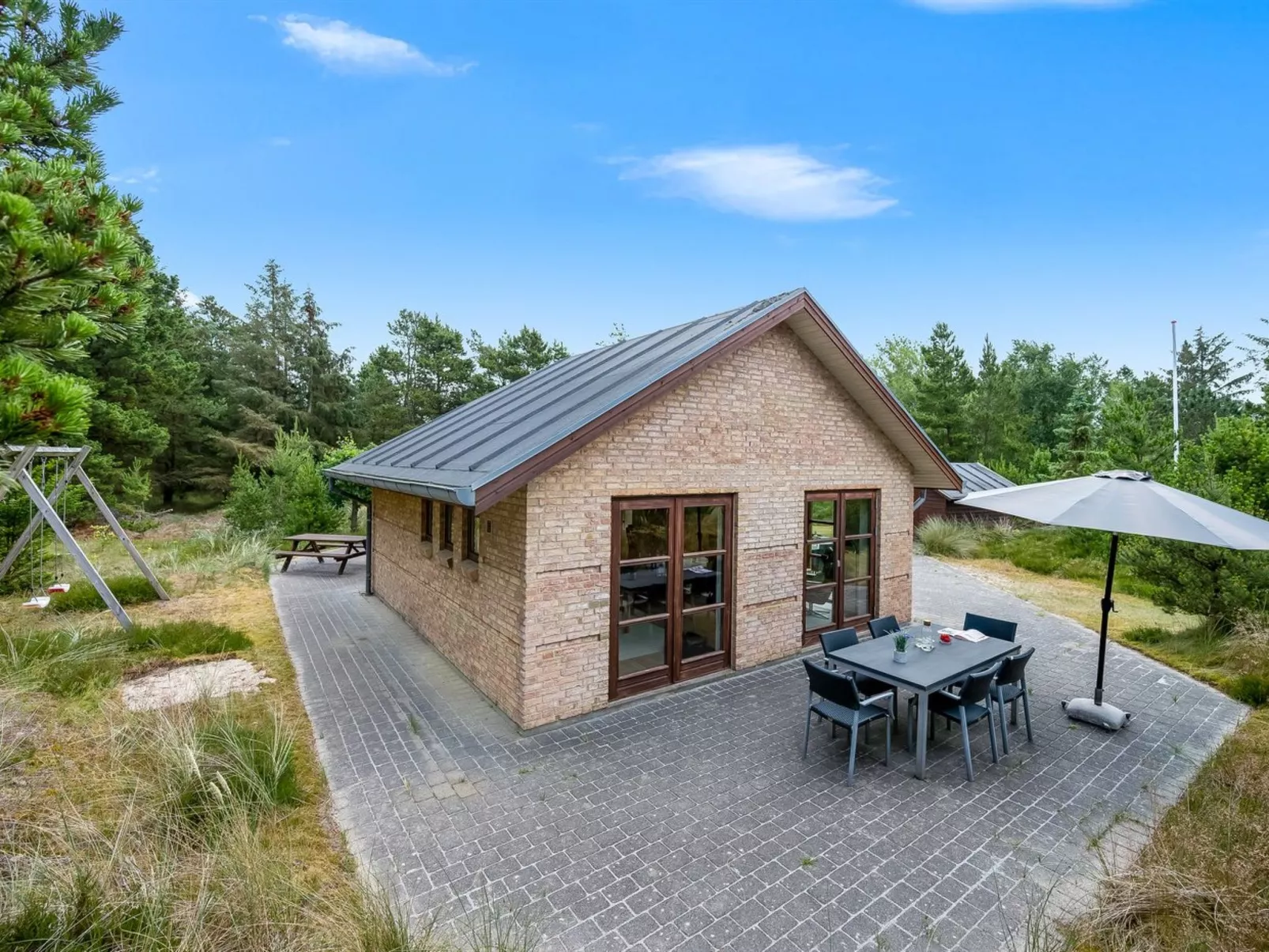 "Thormar" - 1.5km from the sea-Outside