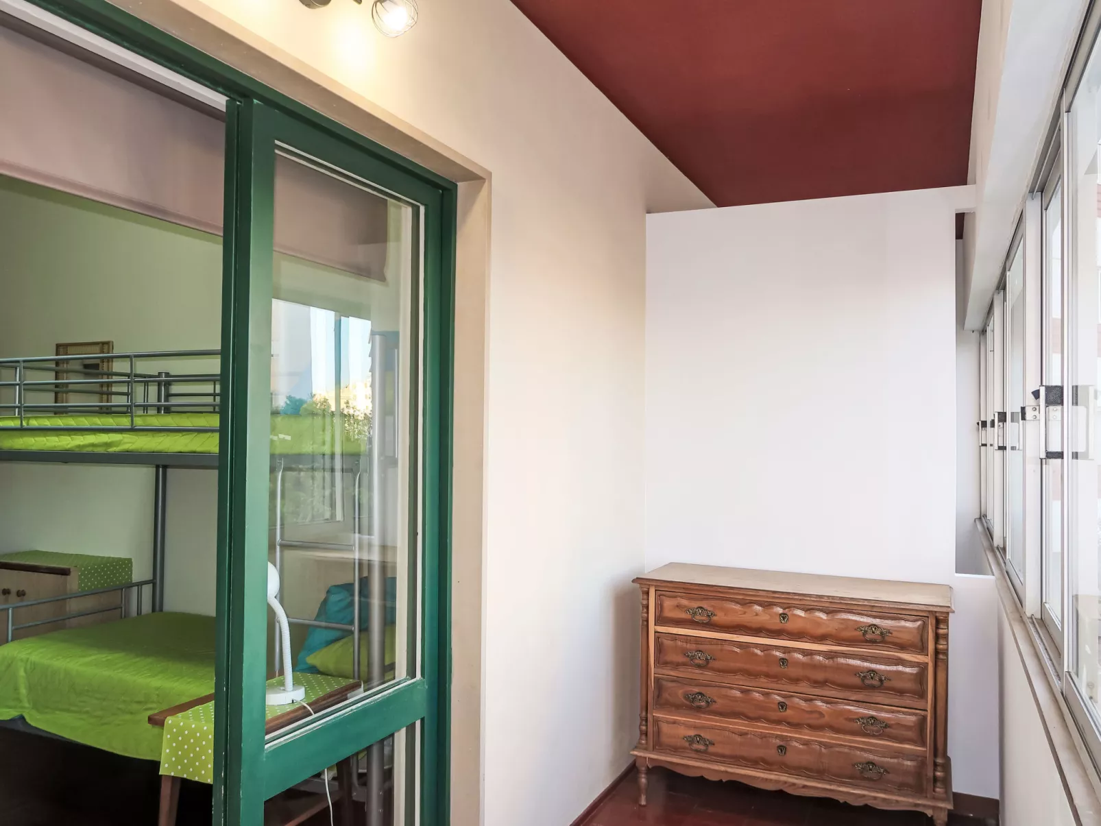 Roy's place-Inside