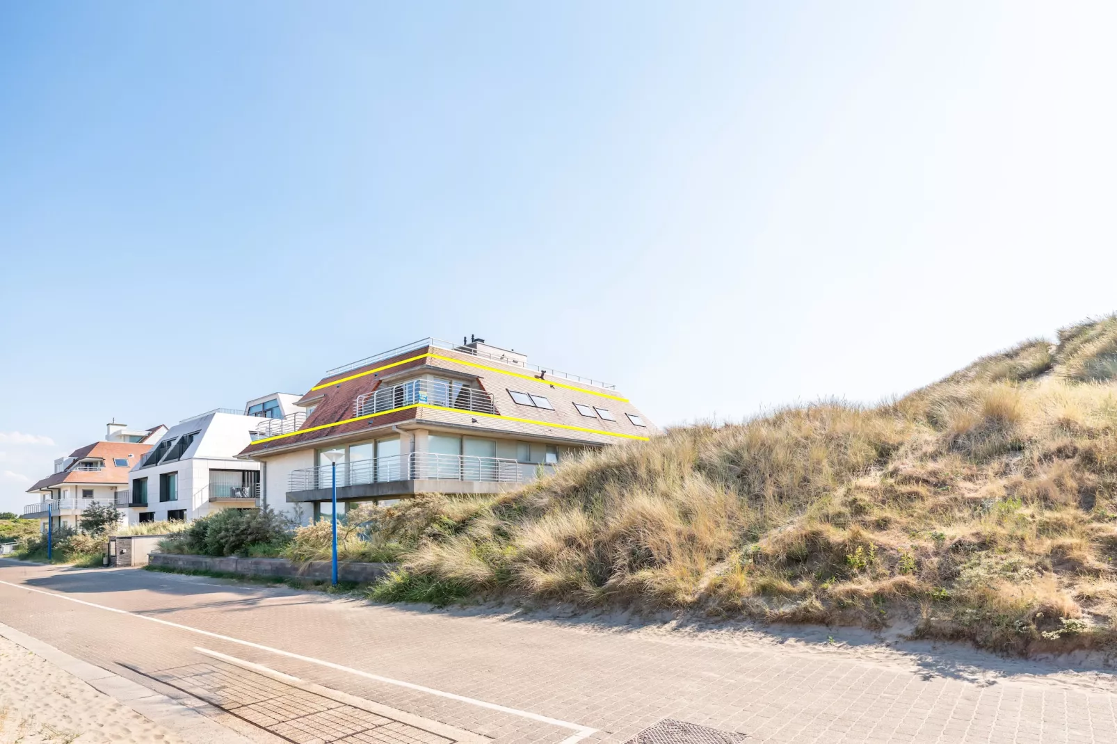 Zeegerucht 201P-Exterior in summer