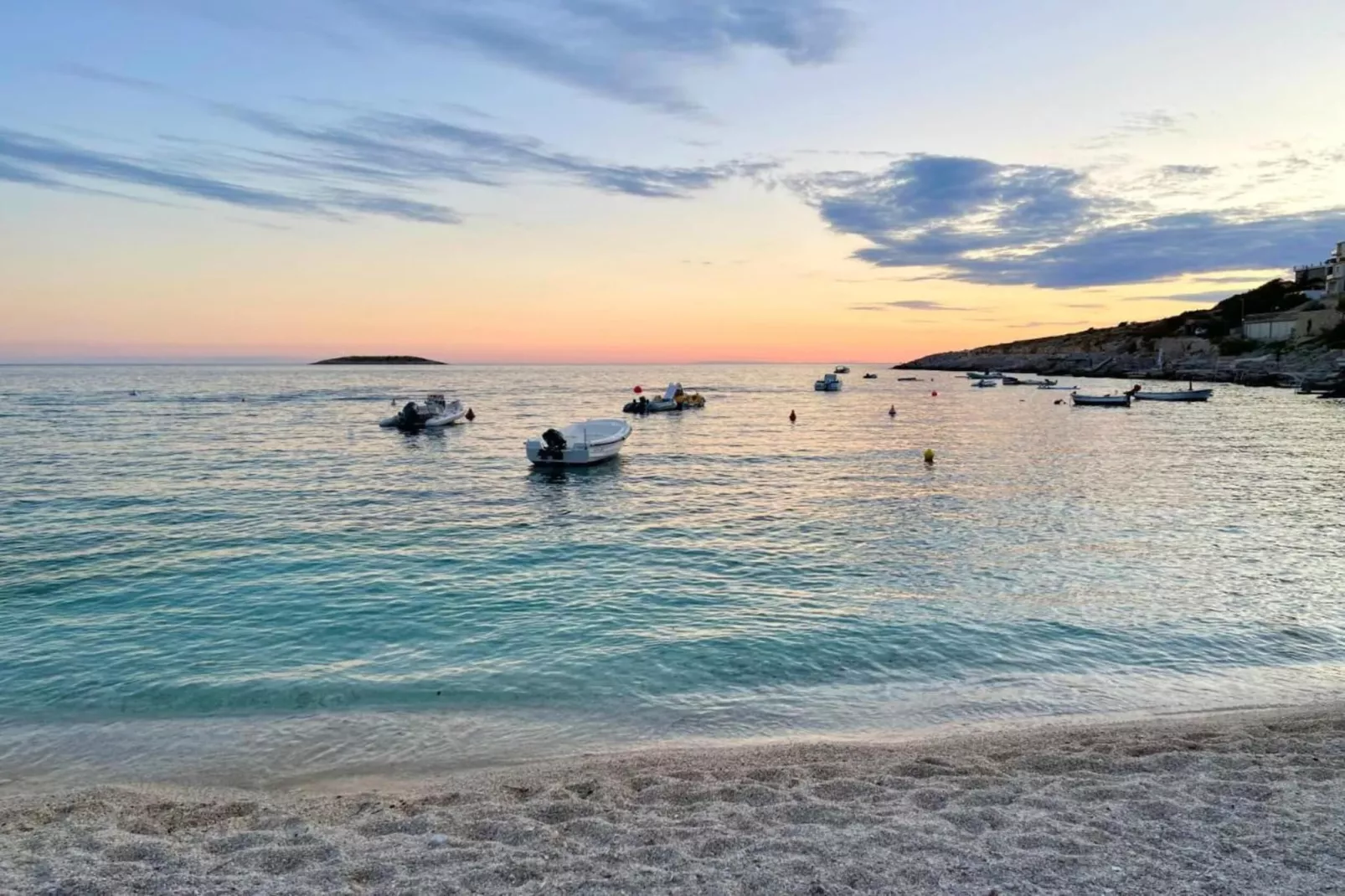 Dalmacija 7-Areas within 20km in summer