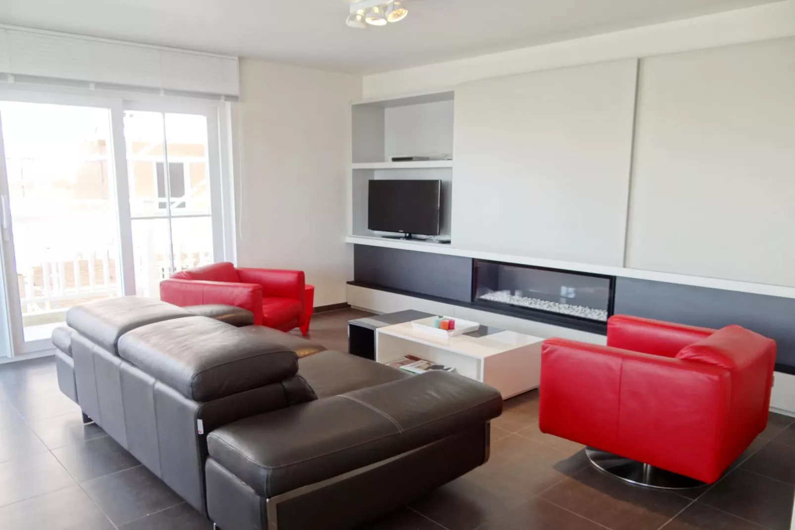 DOCKSIDE 0303-Living room