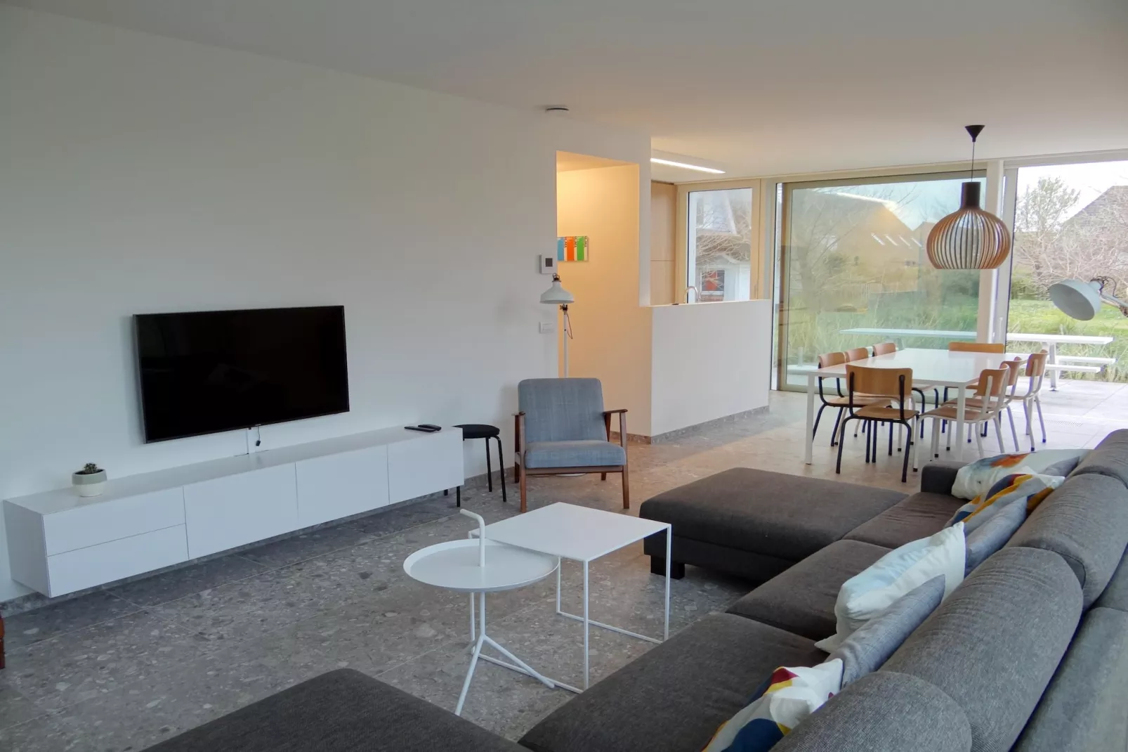 BLANCO GV01GAR-Living room