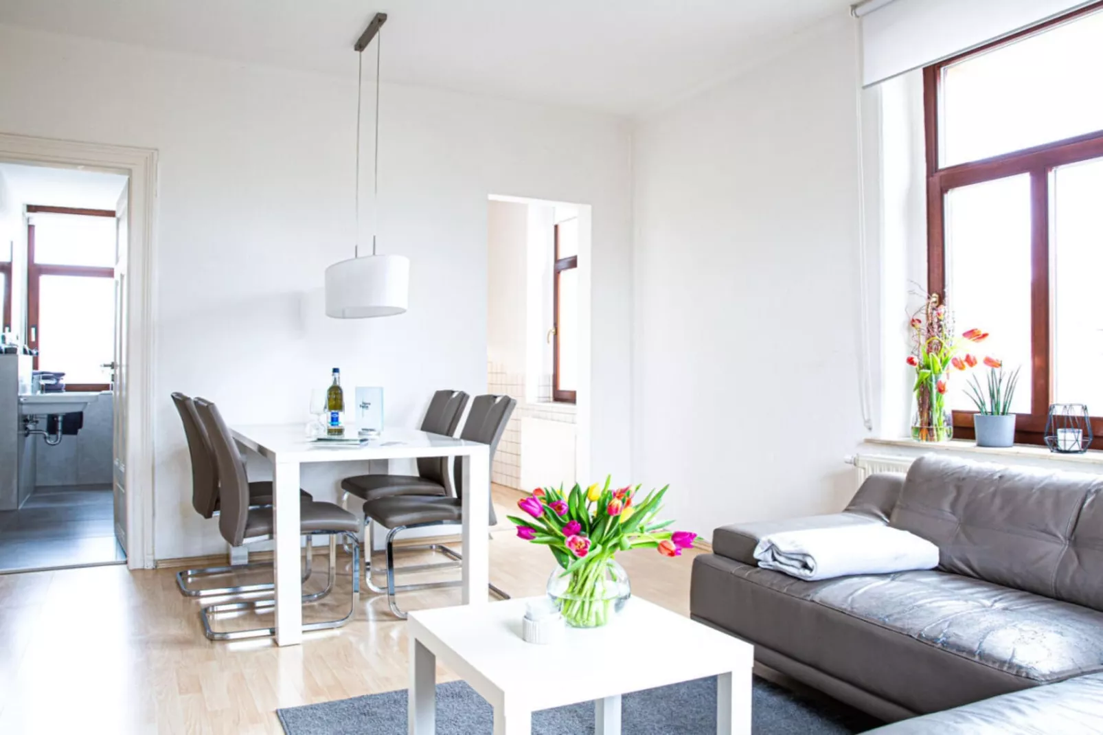 331225-Living room