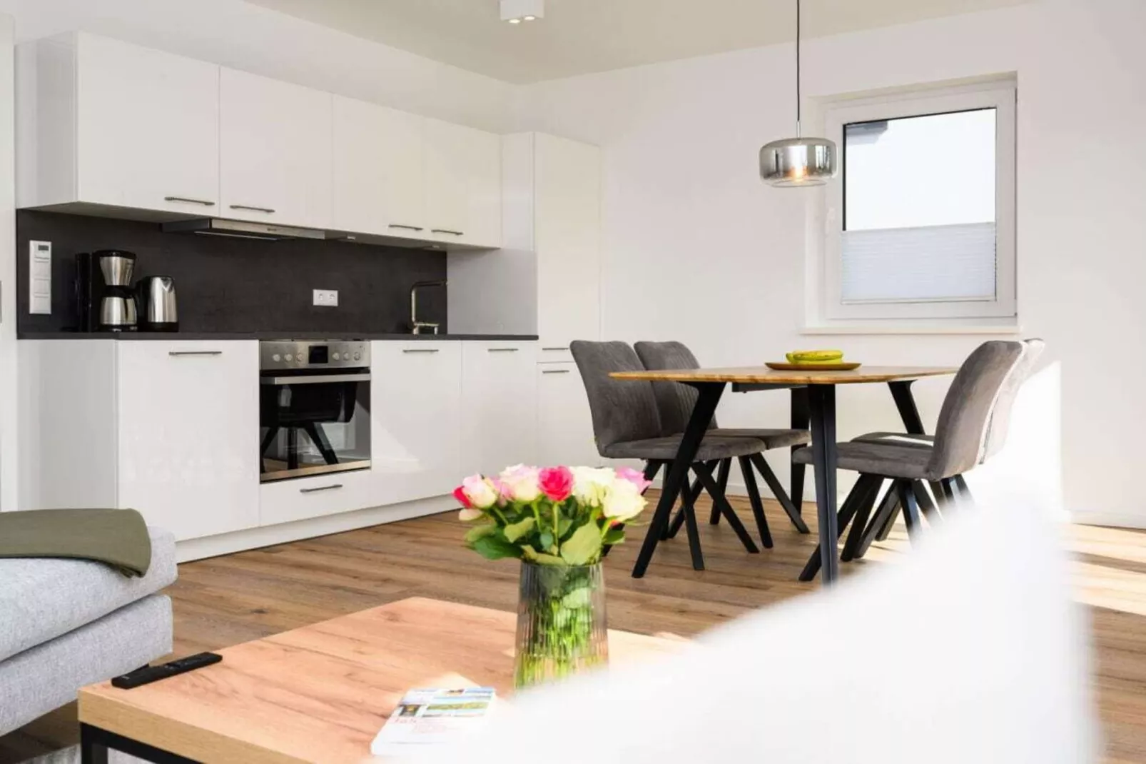 453212-Dining room