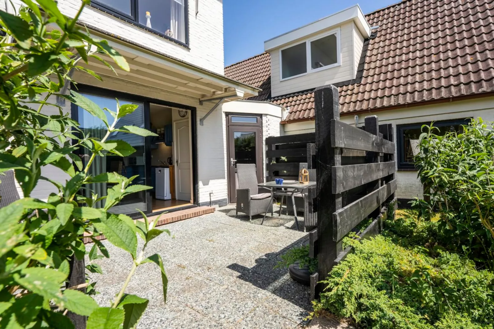 Strandhuys Schelp-Exterior in summer