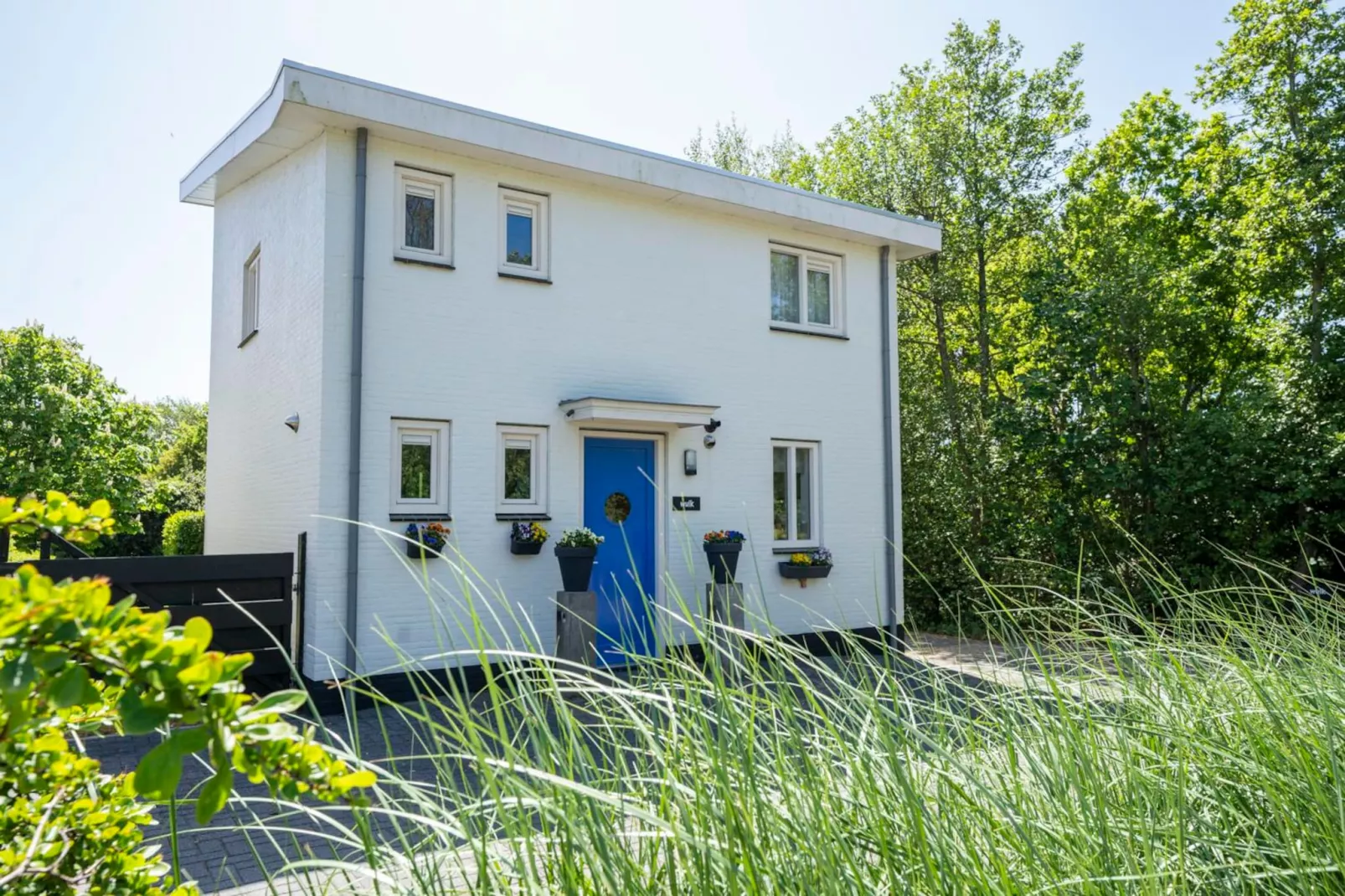 Strandhuys Wulk-Exterior in summer