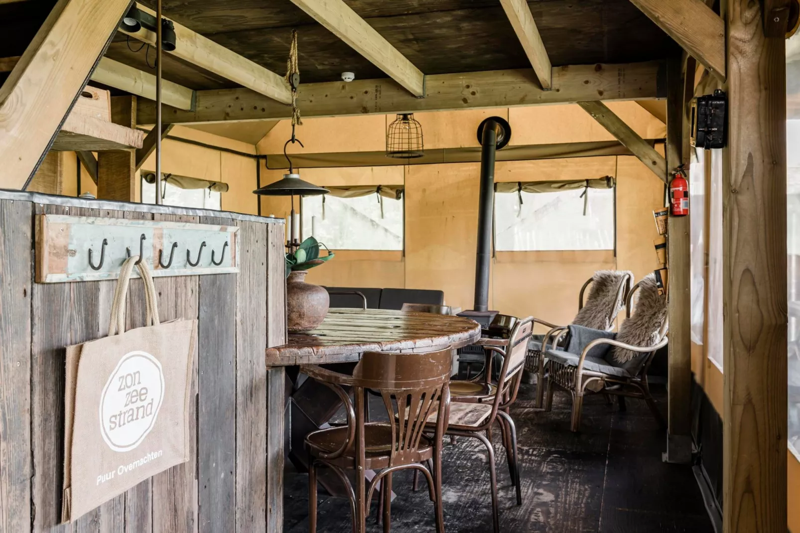 Wood Lodge Luxe - Duynpark-Dining room