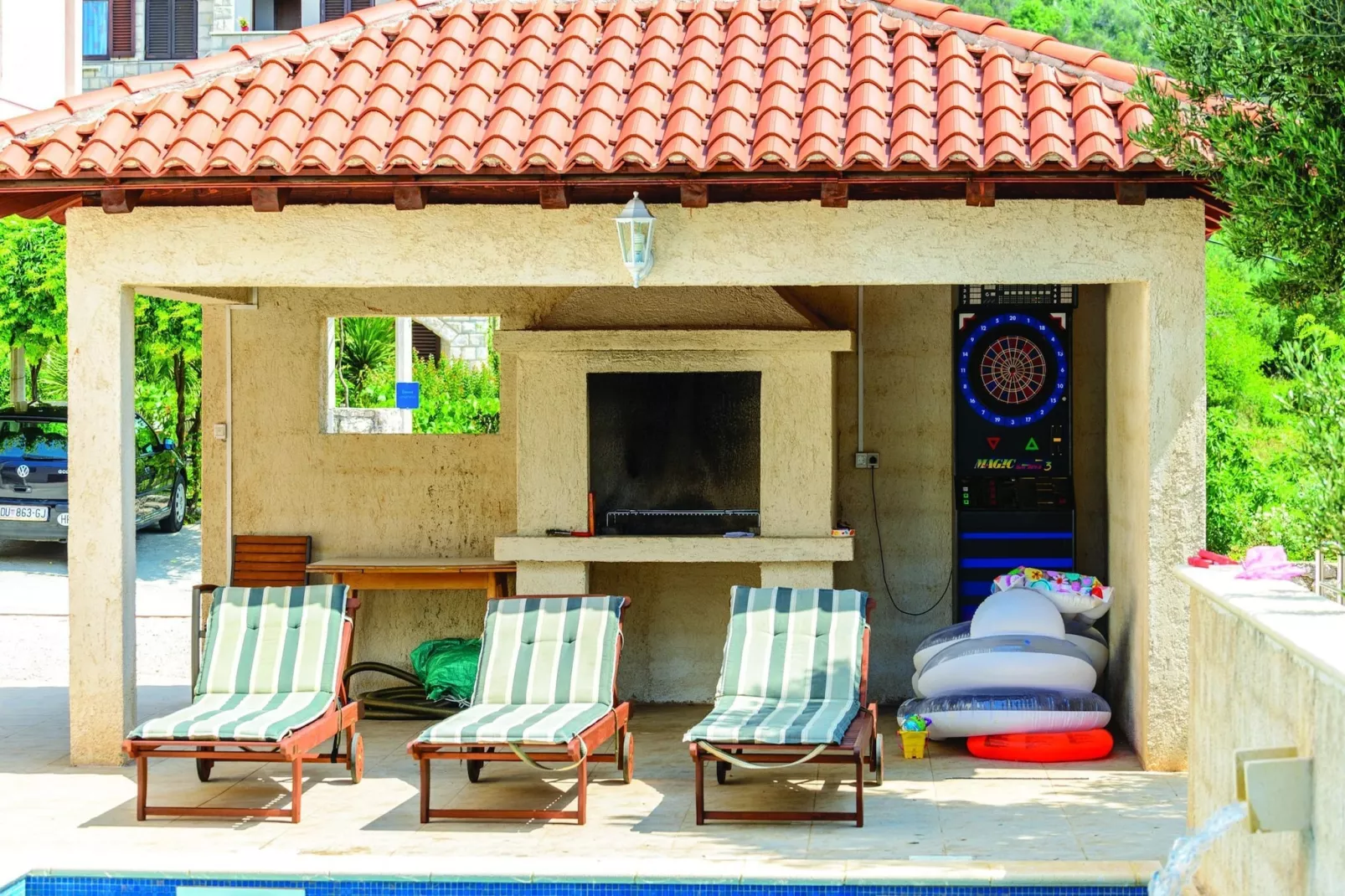 Villa Anka - Five-Bedroom Villa with Terrace and Swimming Pool-Extérieur été