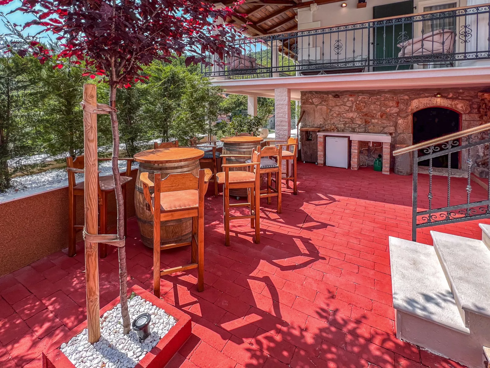 Vila Jurja-Outside