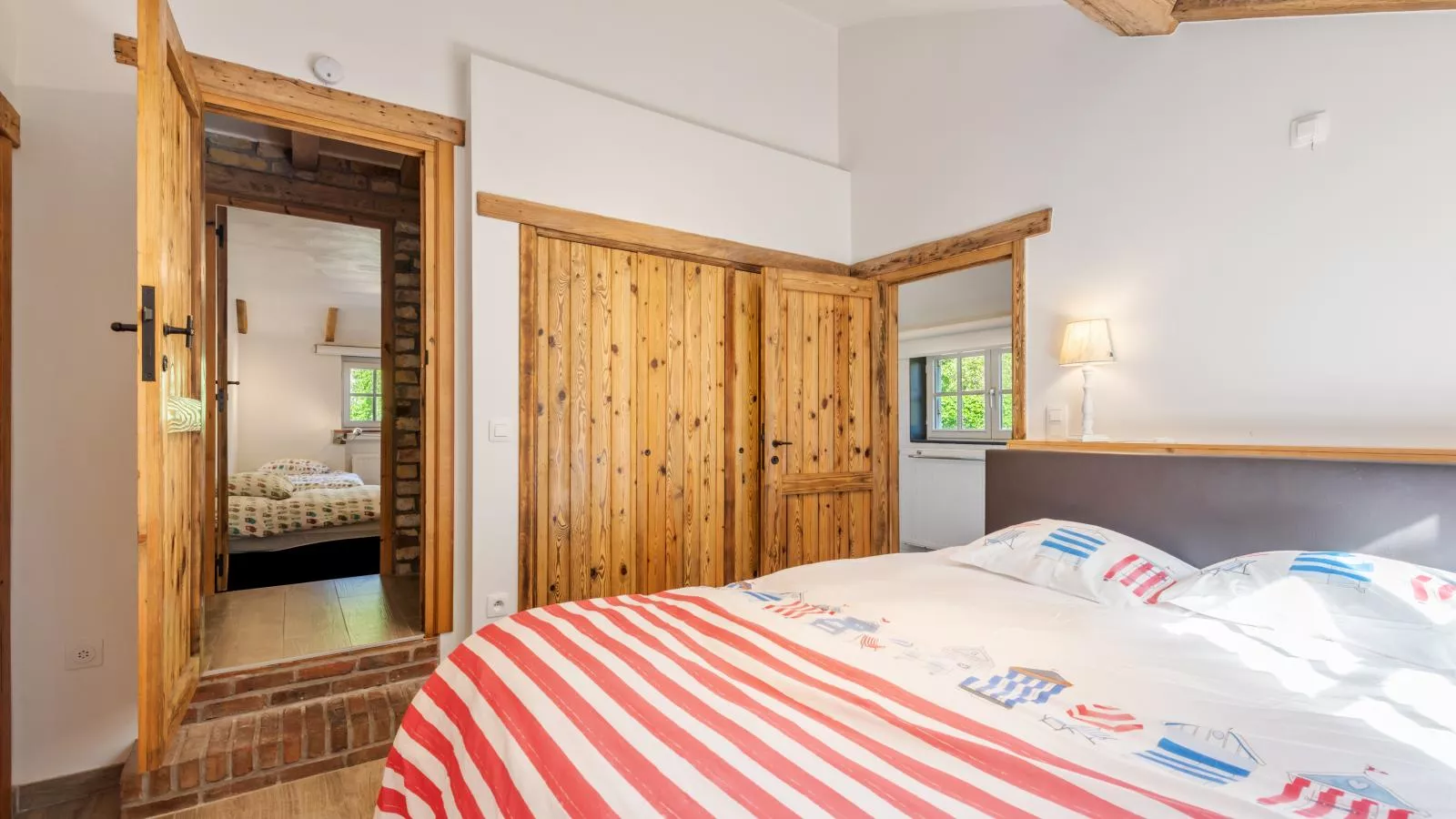Amber-Bedroom