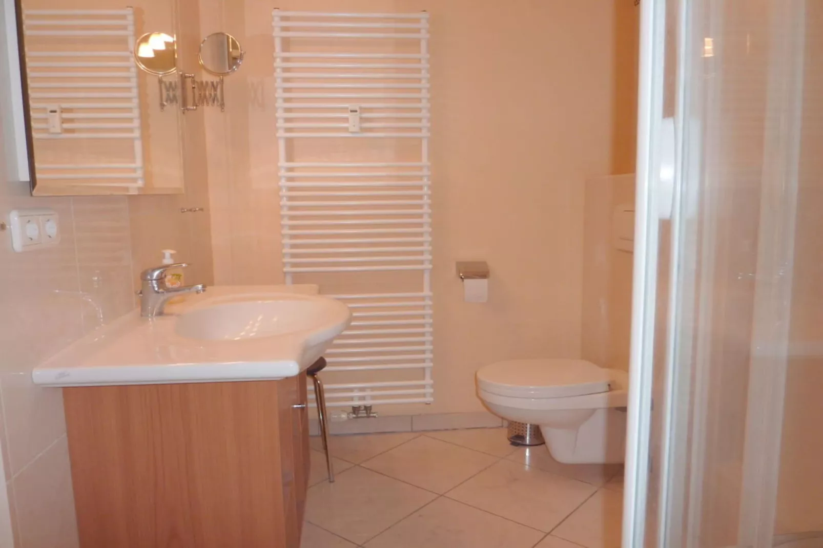 53762-Badezimmer