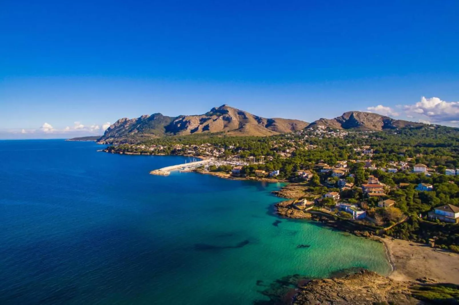 Pleta 8 PAX-Areas within 20km in summer
