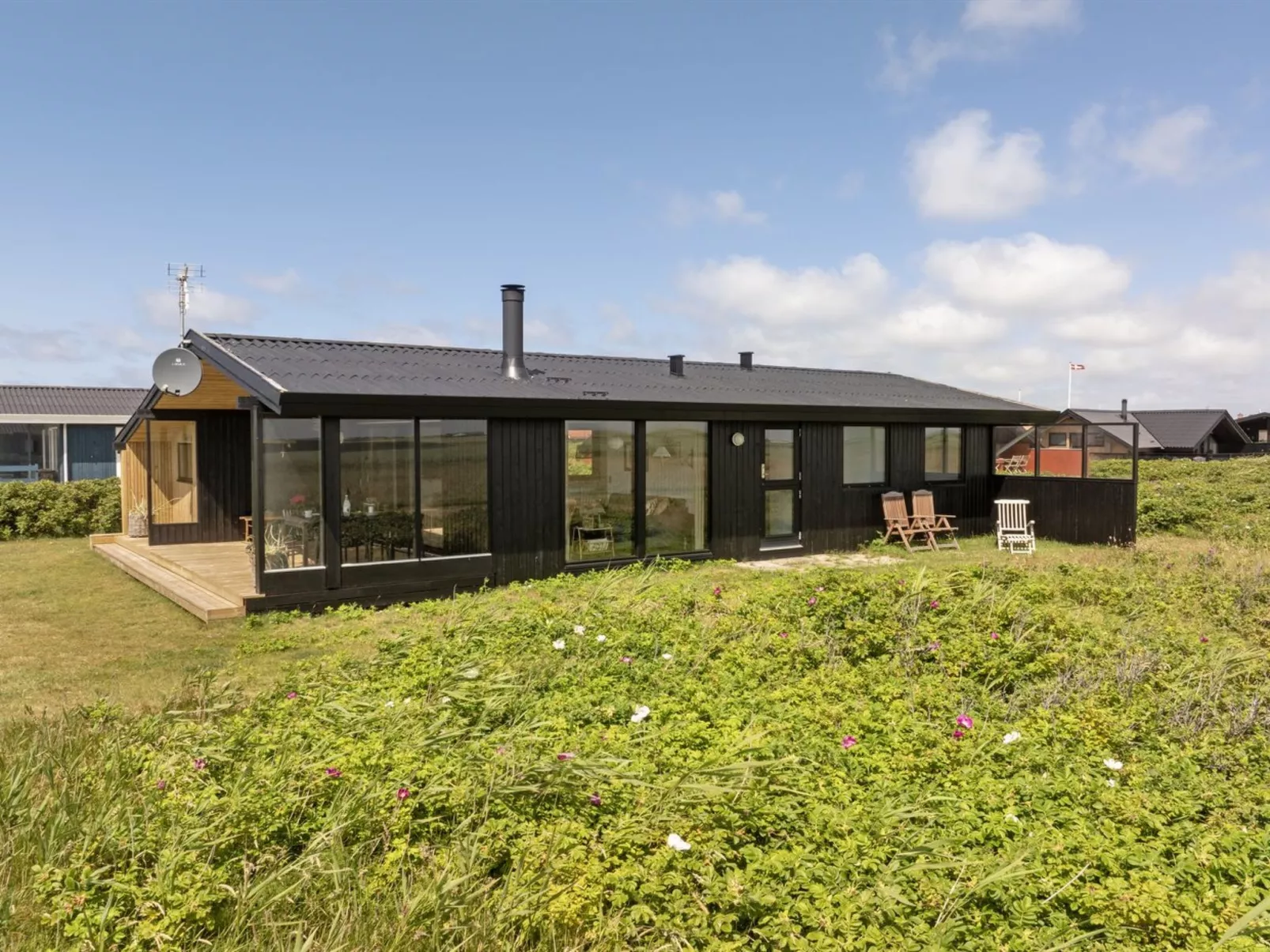 "Waghn" - 250m from the sea-Outside