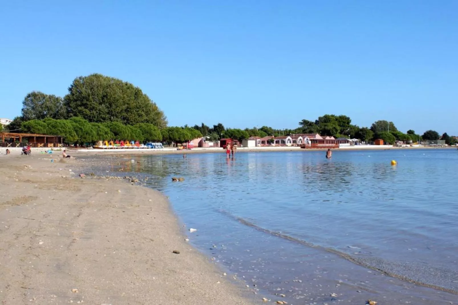Cesare 1 - Modern Apartment with Shared Pool-Areas within 5km in summer