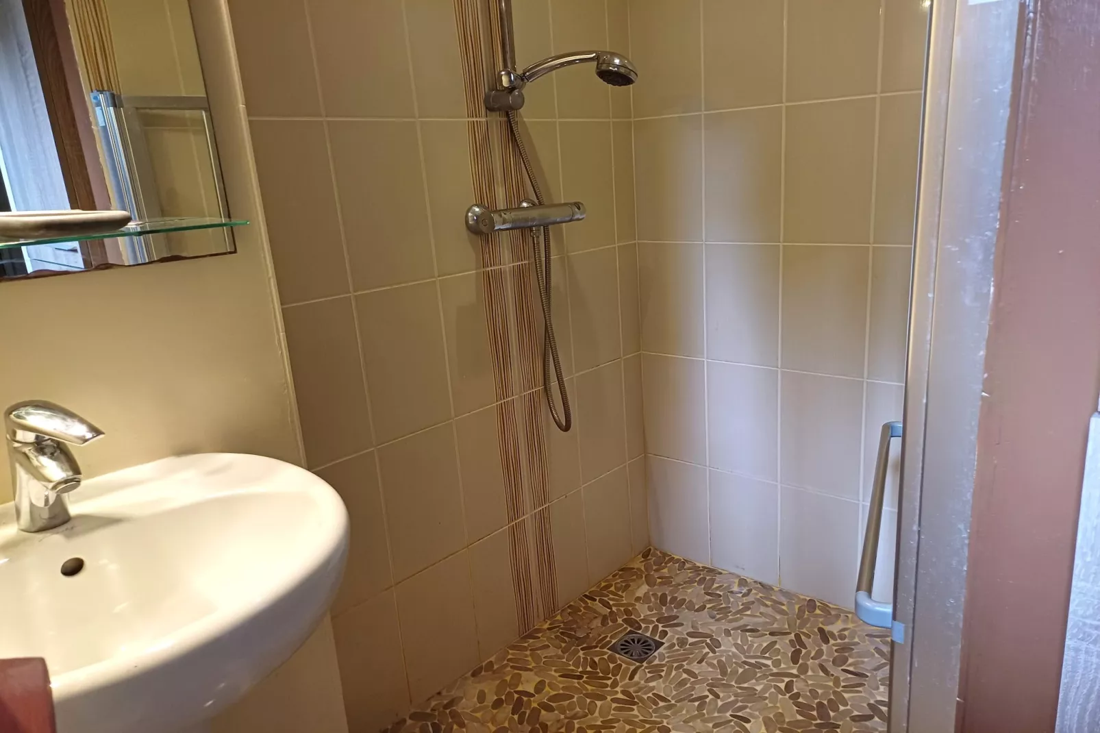 Maison de vacances avec jardin Surzur-Bathroom