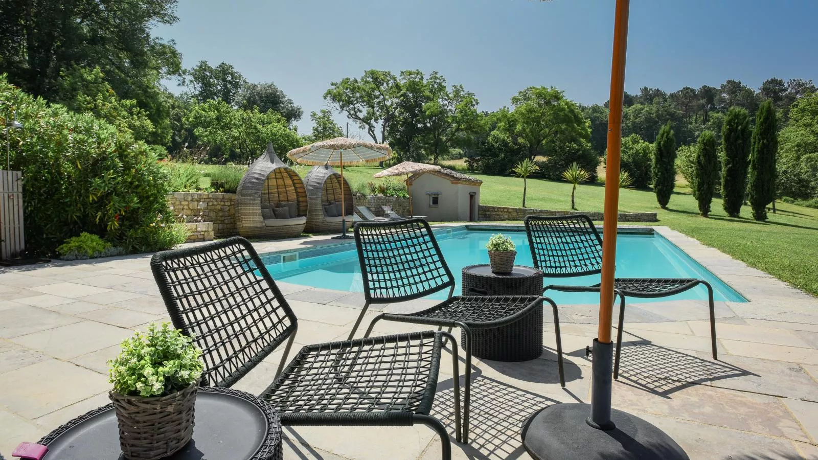 Petit gite Saint Martin le Redon-Terrace balcony
