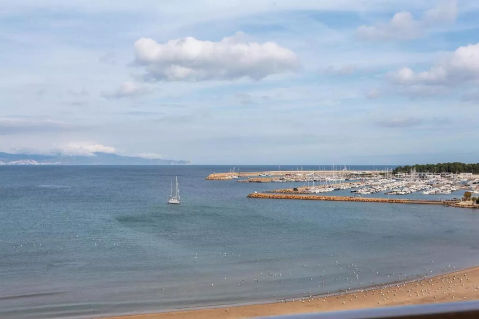Can Tarra 1-Areas within 5km in summer