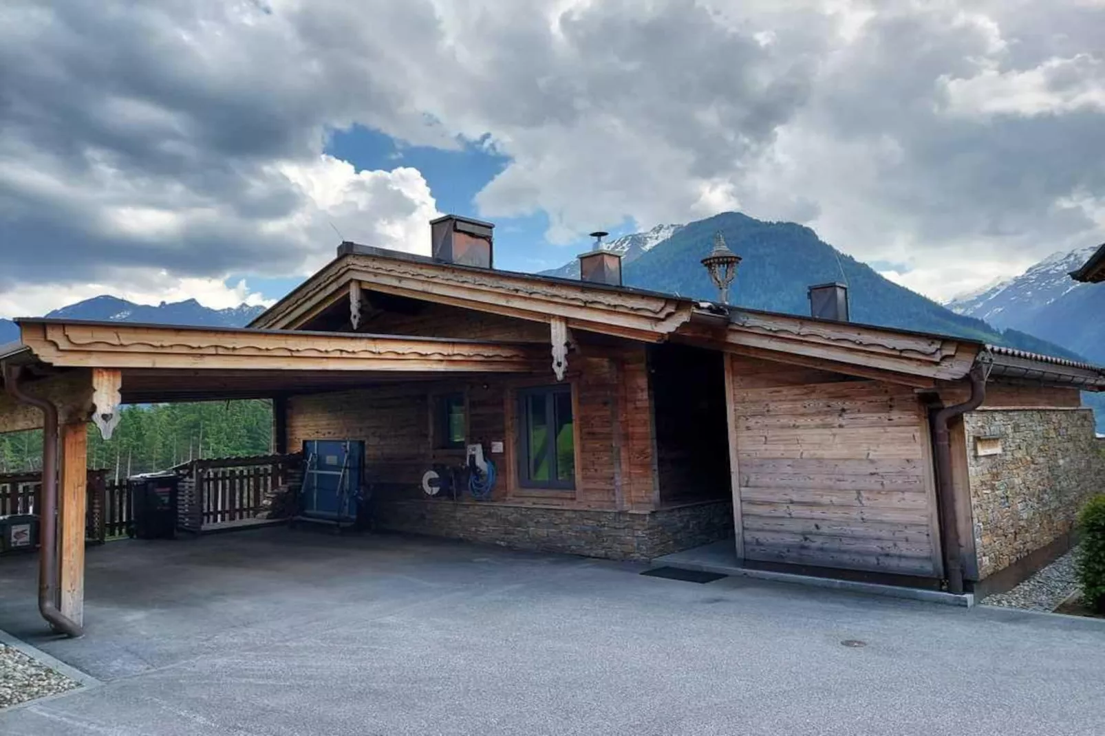 Nationalpark Chalet Kristallwand-Exterior in summer