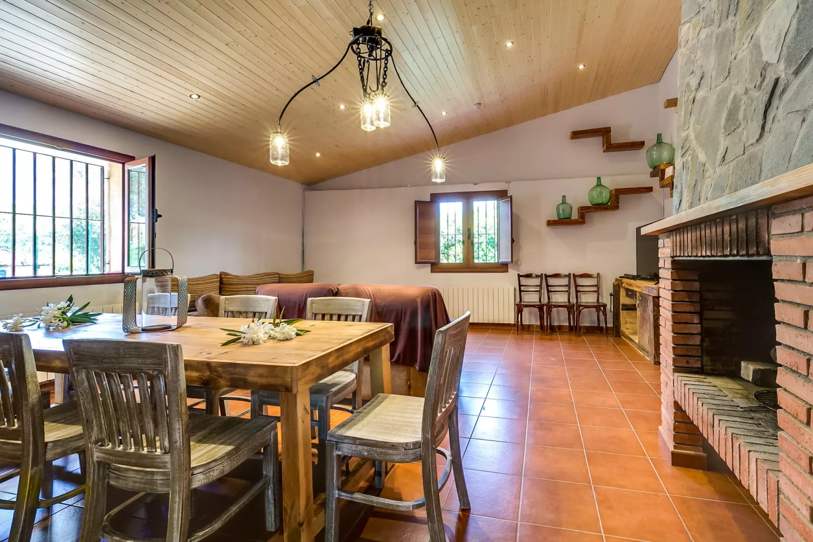 Vivalidays Villa Can Palomo-Dining room