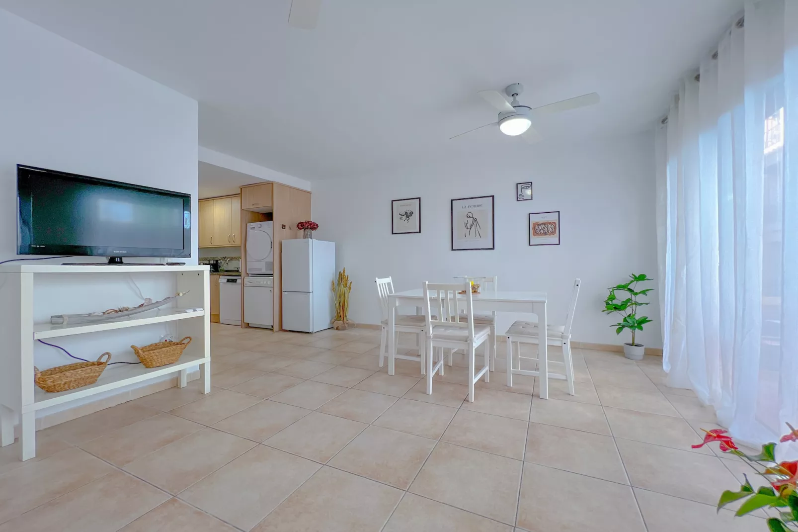Vivalidays Angels - Blanes - Costa Brava-Dining room