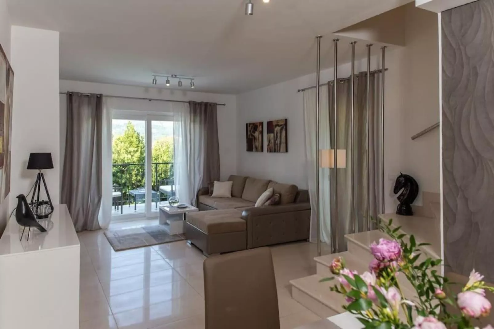 Villa Anita - Five Bedroom Villa with Swimming pool-Living room