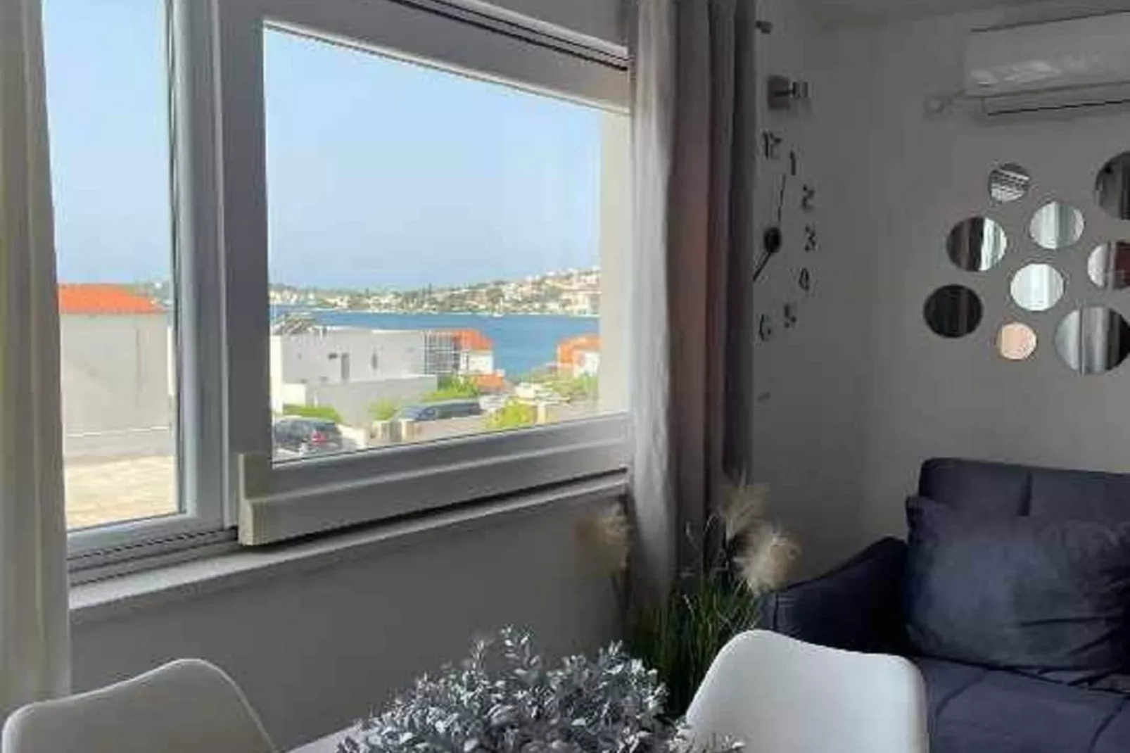 Apartments J&M 2- One Bedroom Apartment with Sea View-Dining room