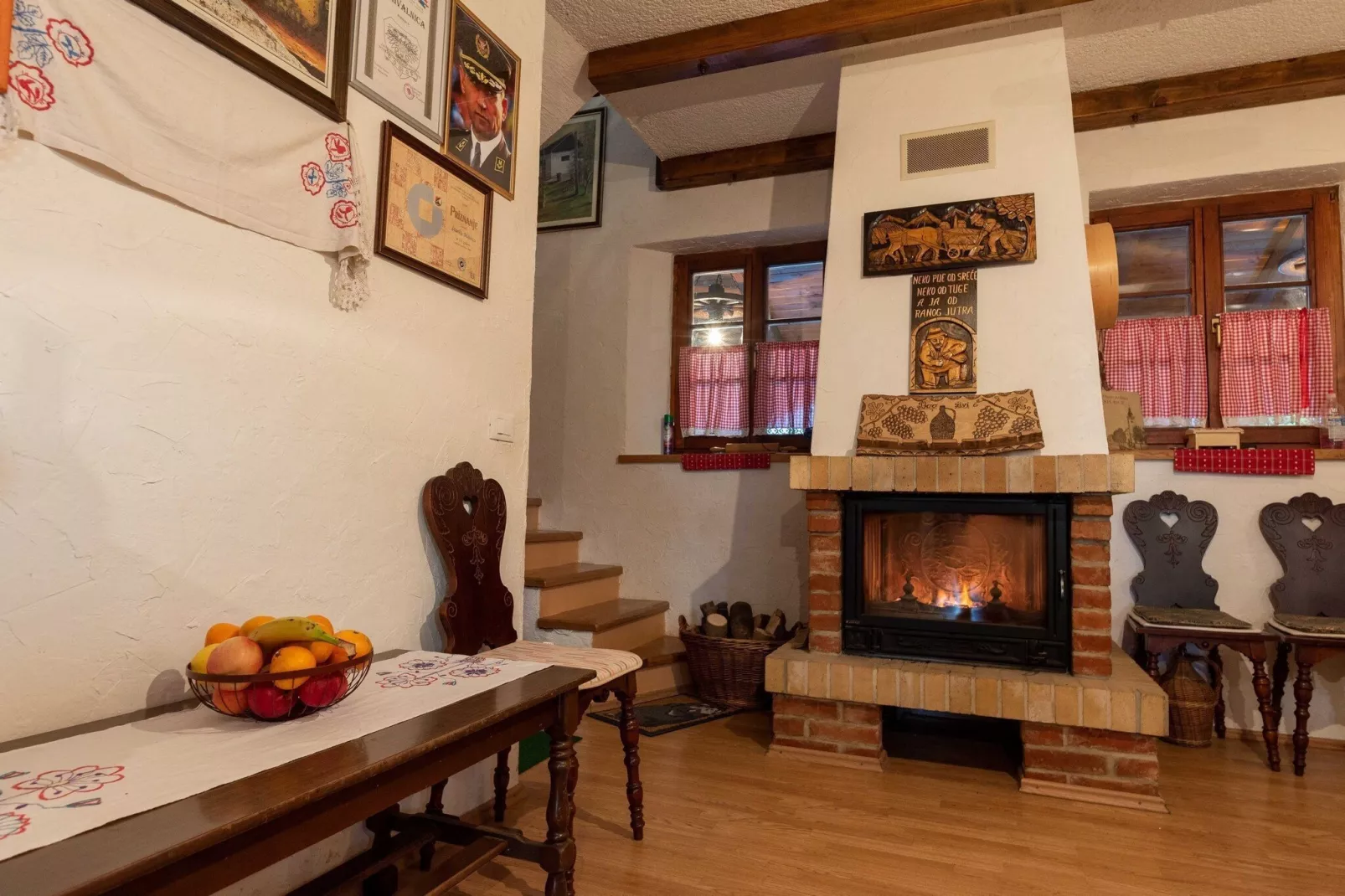 San Vinogradara - One Bedroom Holiday Home with Hot Tube-Salle à manger