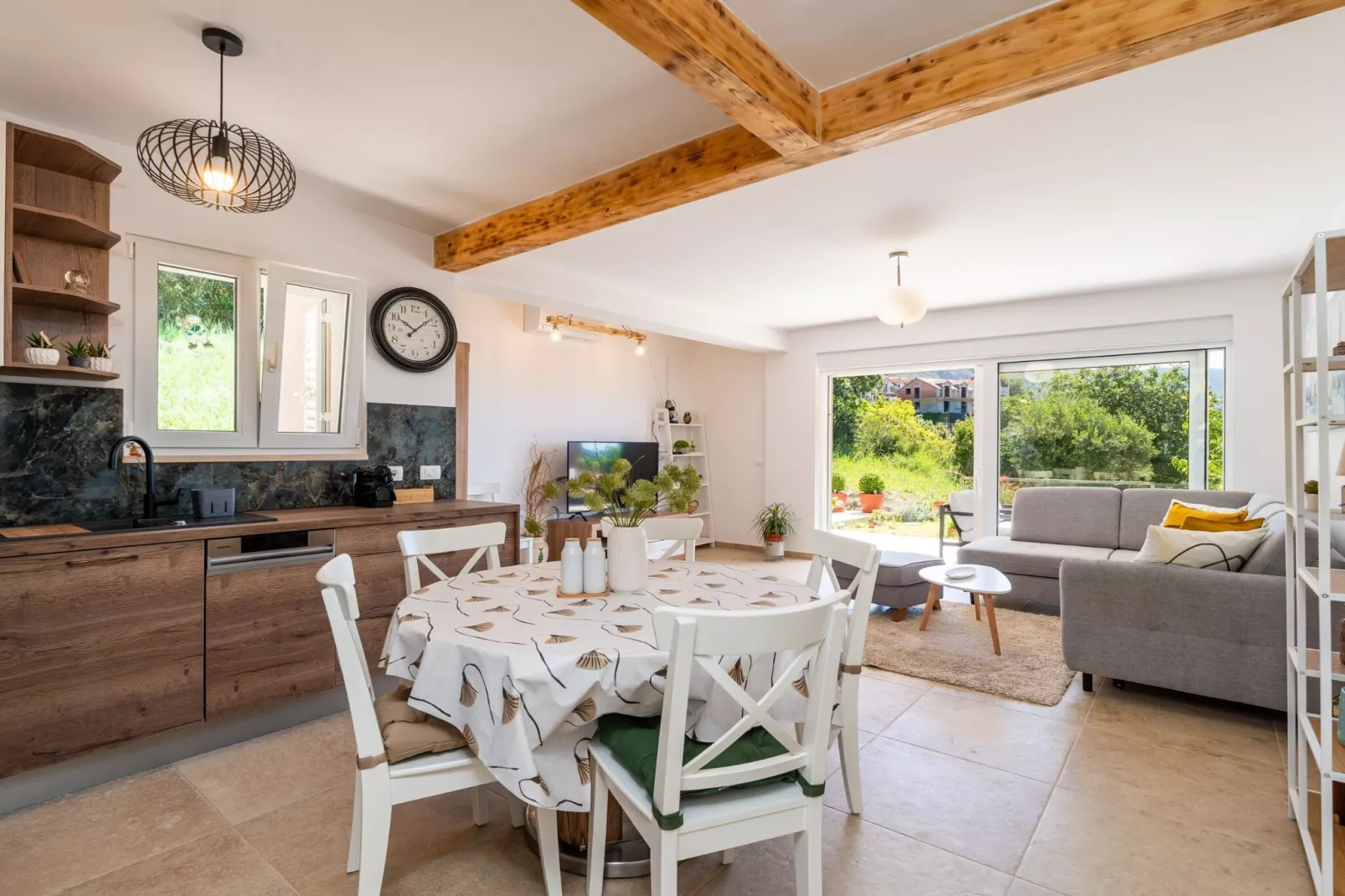 Apartment Bella Vista - Two Bedroom Apartment with Sea View-Dining room