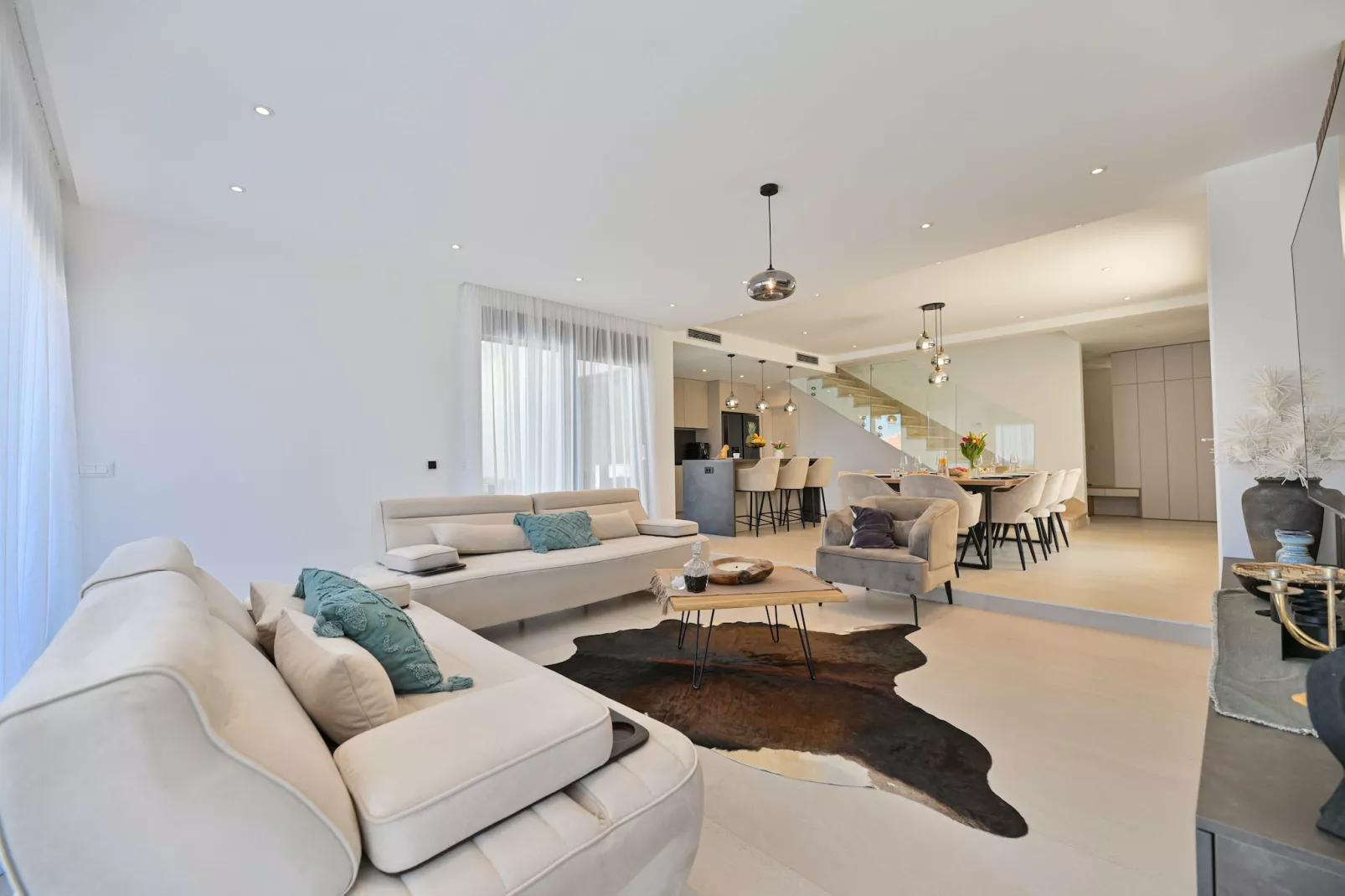 Villa Oasis - Five Bedroom Villa with Private Pool-Living room
