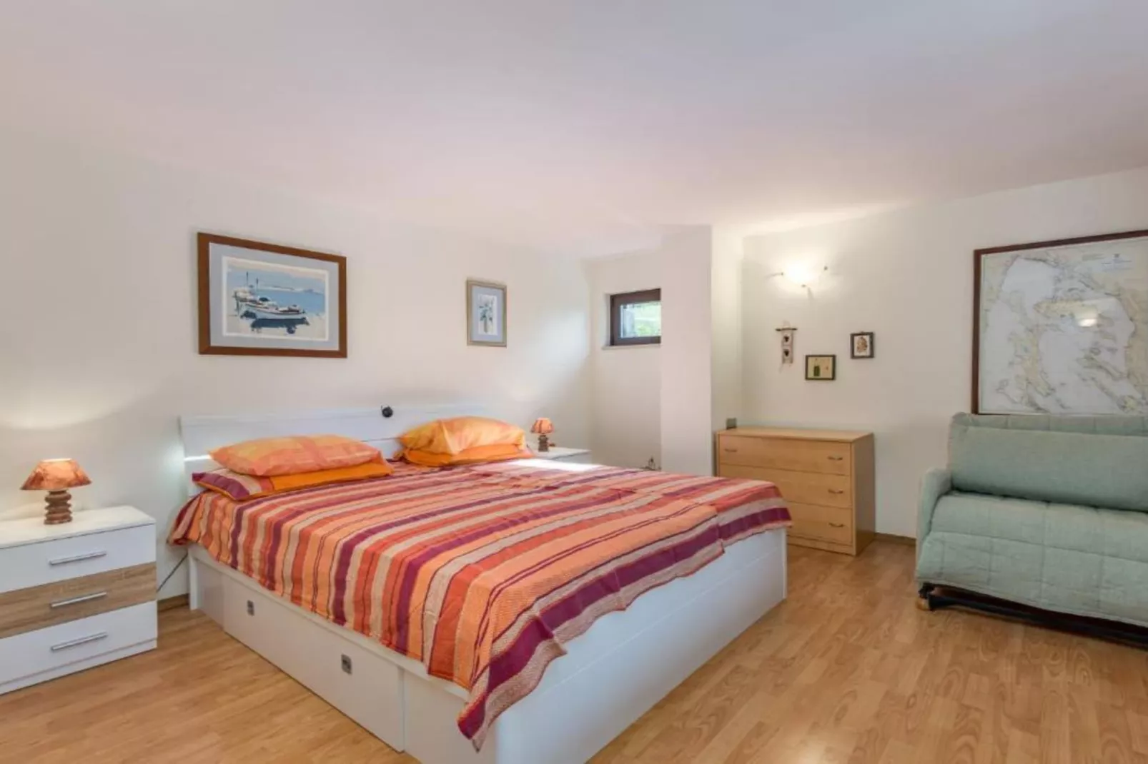 Apartment Villa Mirna - One Bedroom Apartment with Balcony and Garden View-Bedroom