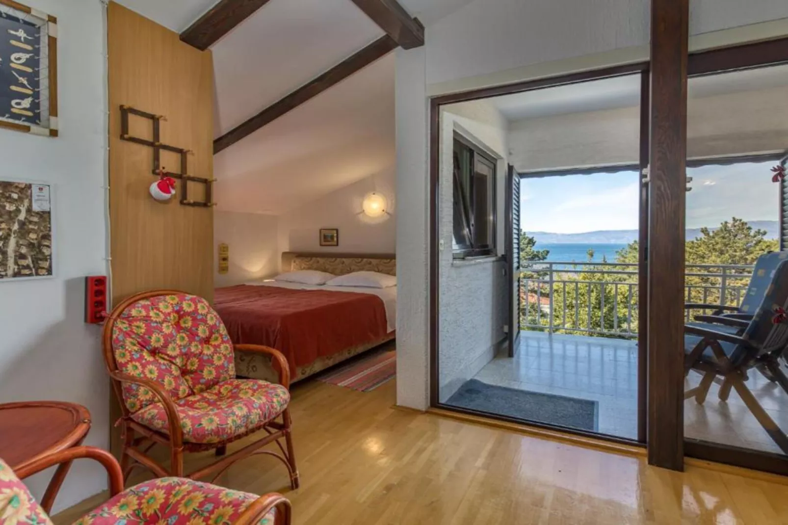 Apartment Villa Mirna - Three Bedroom Apartment with Balcony and  Sea View-Bedroom