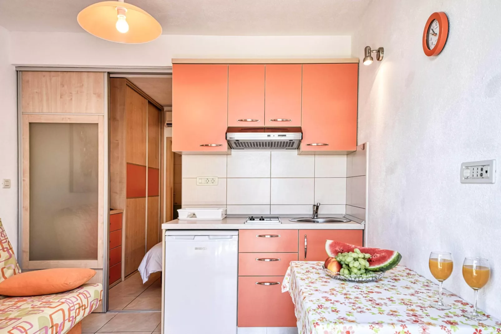 Apartments Gracin - One Bedroom Apartment with Terrace (A1)-Kitchen
