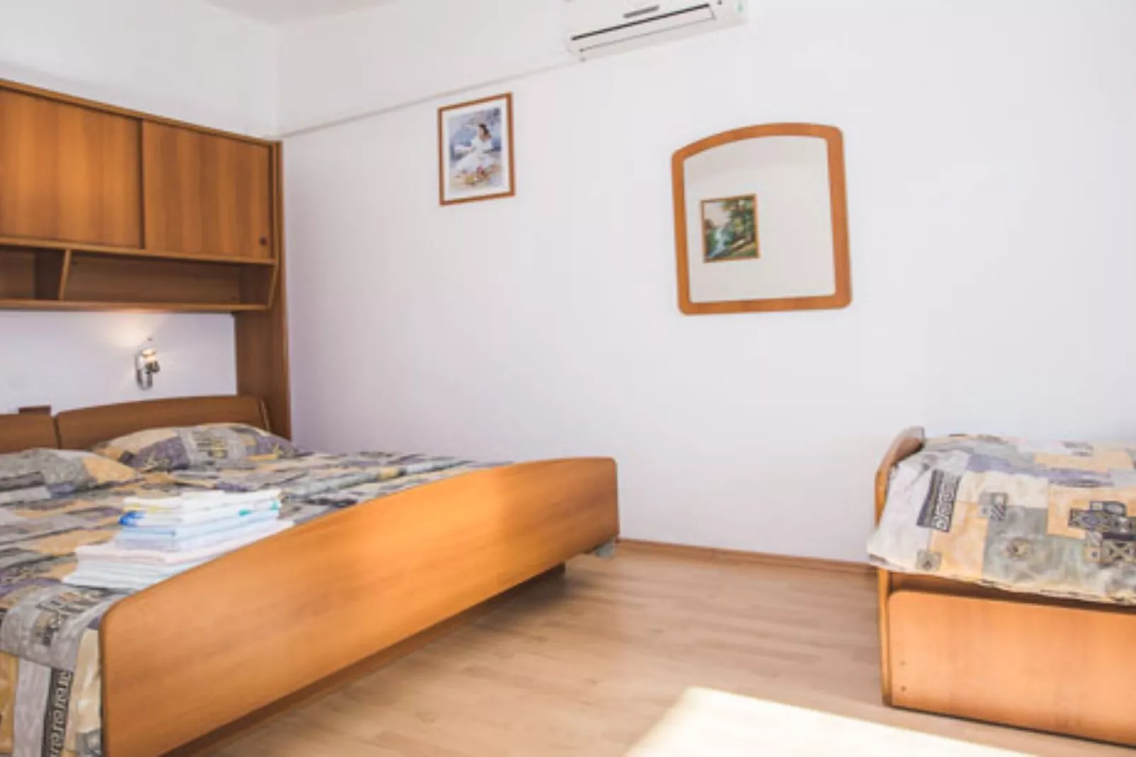 Apartments Jug - Standard Studio Apartment with Balcony and Sea View-Schlafzimmer