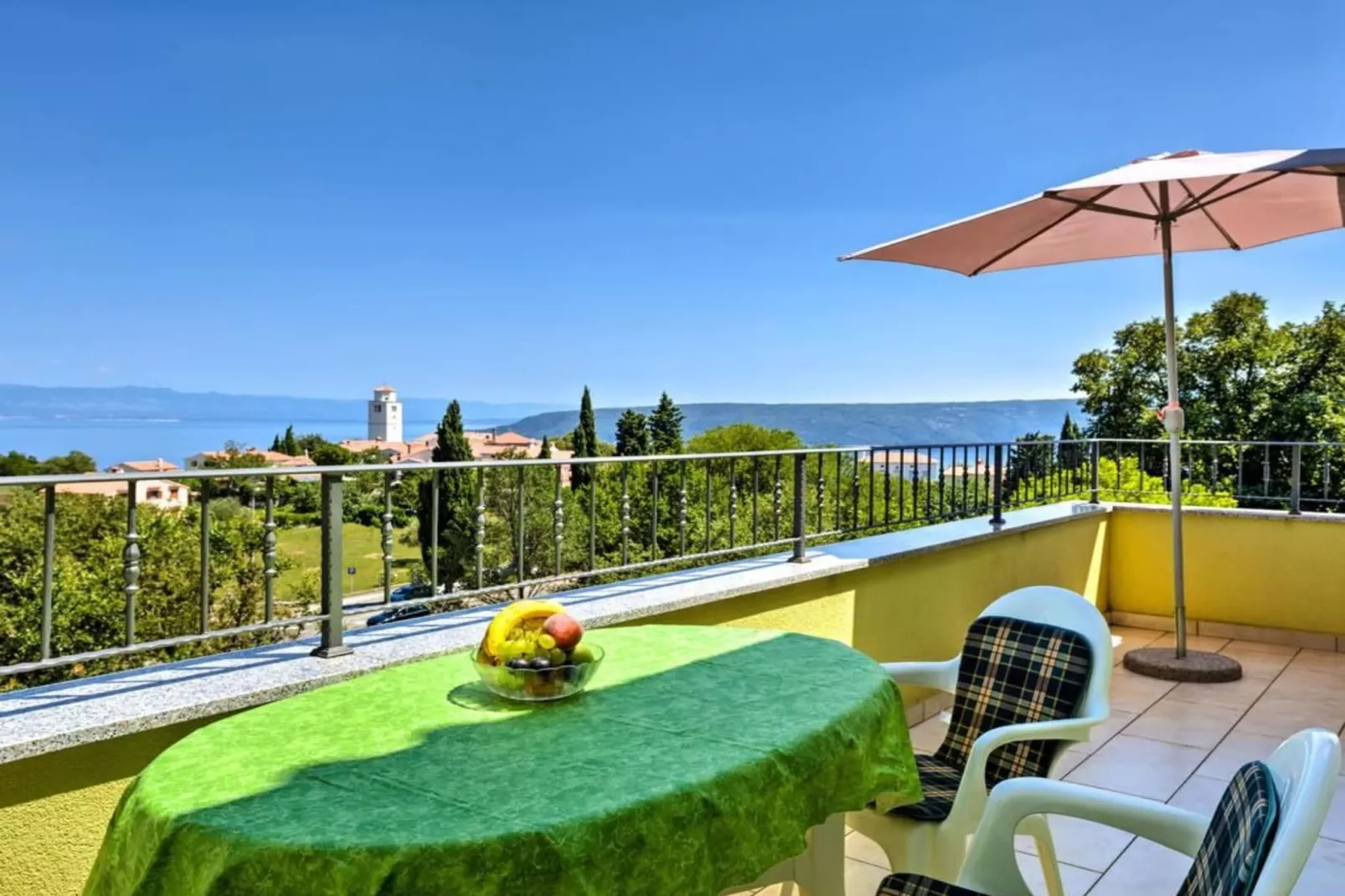 Wonderful Brsec Apartments with Sea View and Shared Pool - Standard One Bedroom Apartment with Balcony and Sea Views 1-Terrassenbalkon