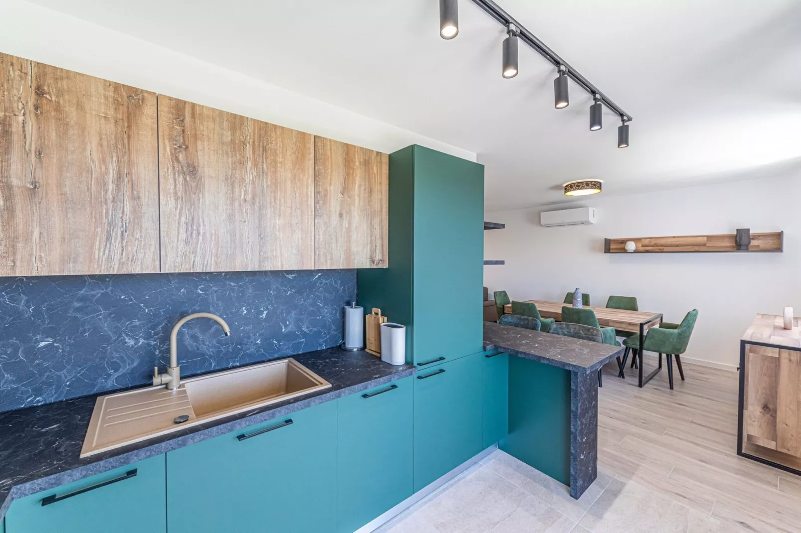 Elegant Kastel Novi Apartment with Sea View Balcony - Two Bedroom Apartment with Sea View and Balcony-Küche