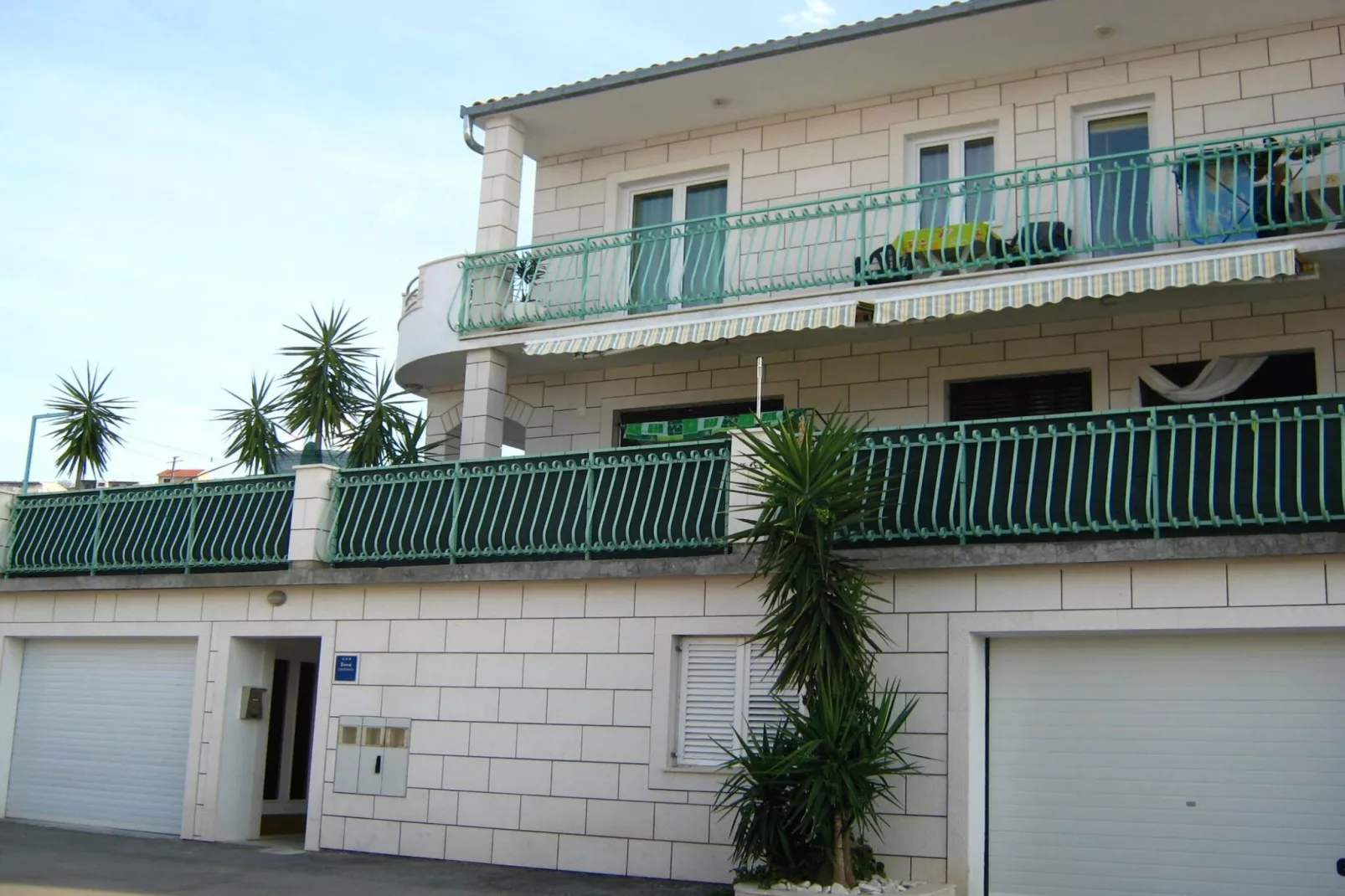 Beachfront Mastrinka Apartments with Sea View - Three Bedroom  Apartment with Terrace and Sea View