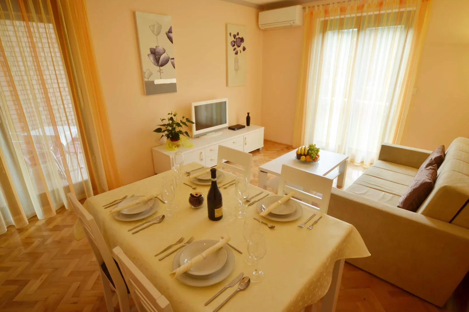 Coastal Breeze Apartment in Rovinj-Living room