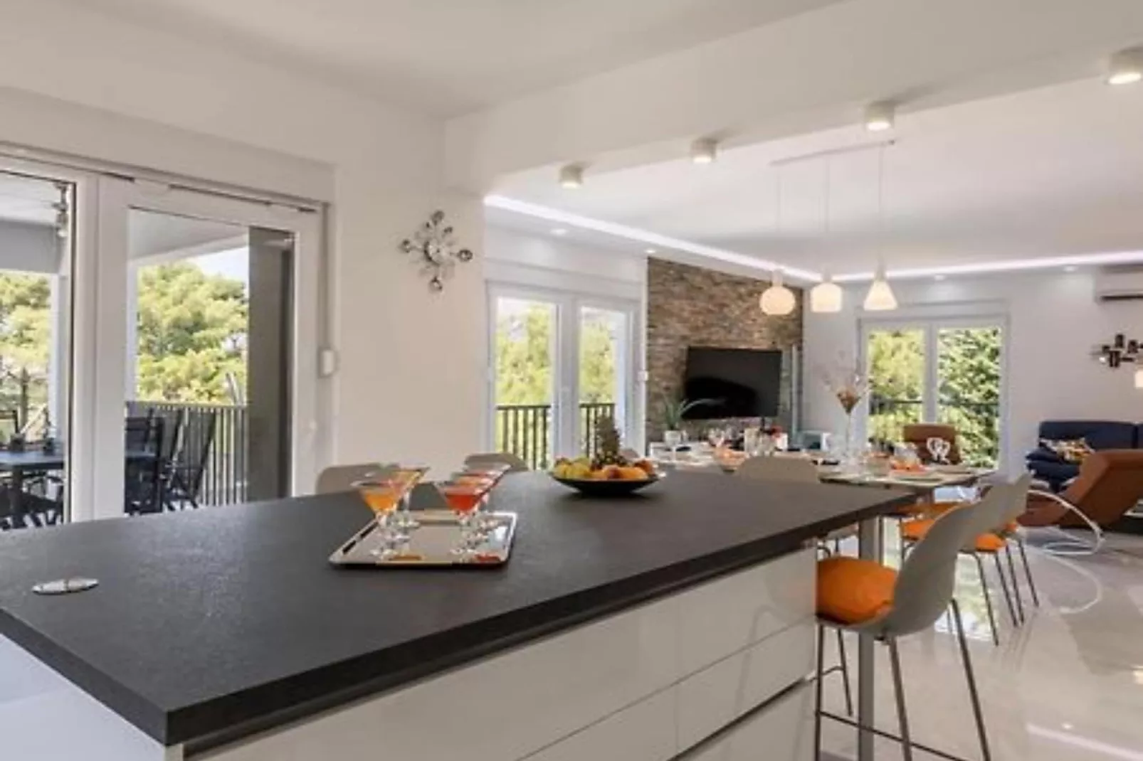 Modern & Stylish Villa with Private Pool - Four Bedroom Villa with Pool-Küche