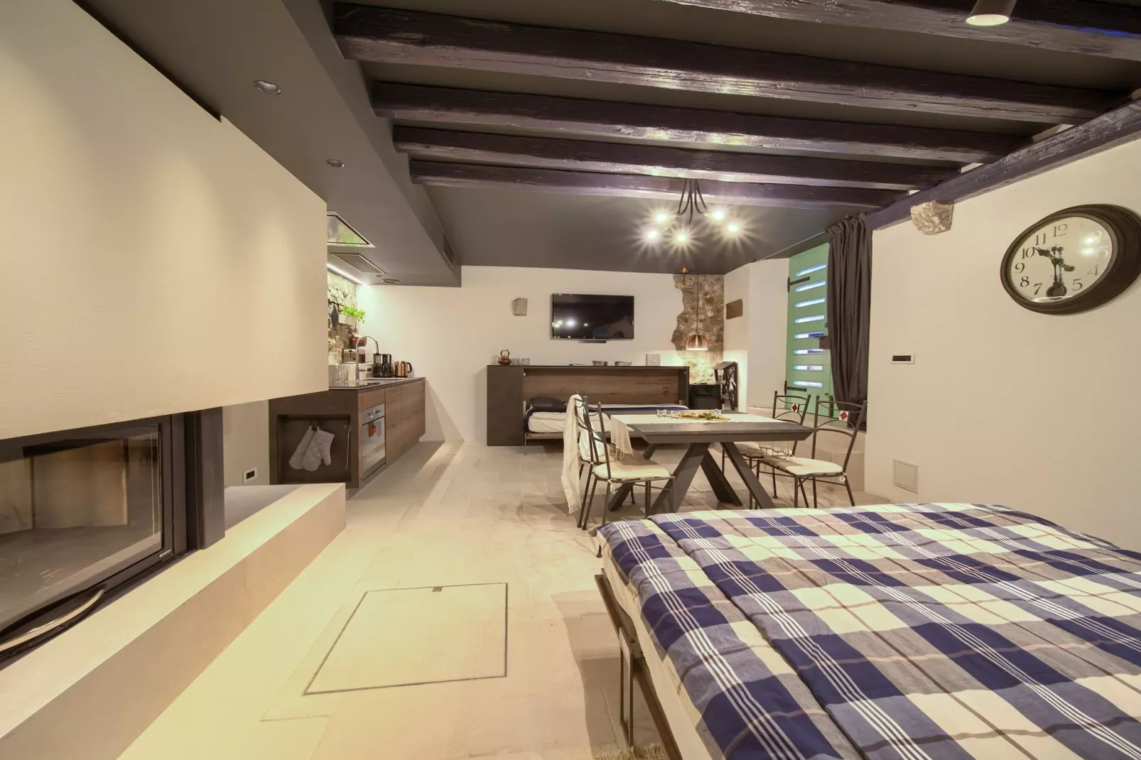 Vibrant and Elegant Downtown Krk Apartments - Studio Apartment (owner 1)-Chambre