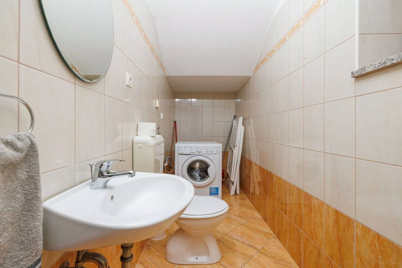 Wonderful Krk Island Stay: Shared Pool, Grill Patio, and Nearby Beaches - Two Bedroom Apartment-Bathroom