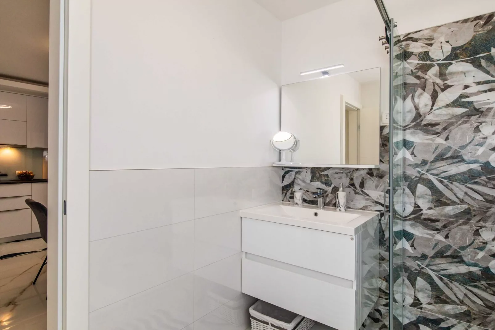 Modern Apartment with Terrace and Private Parking Krk - Two Bedroom Apartment-Salle de bain